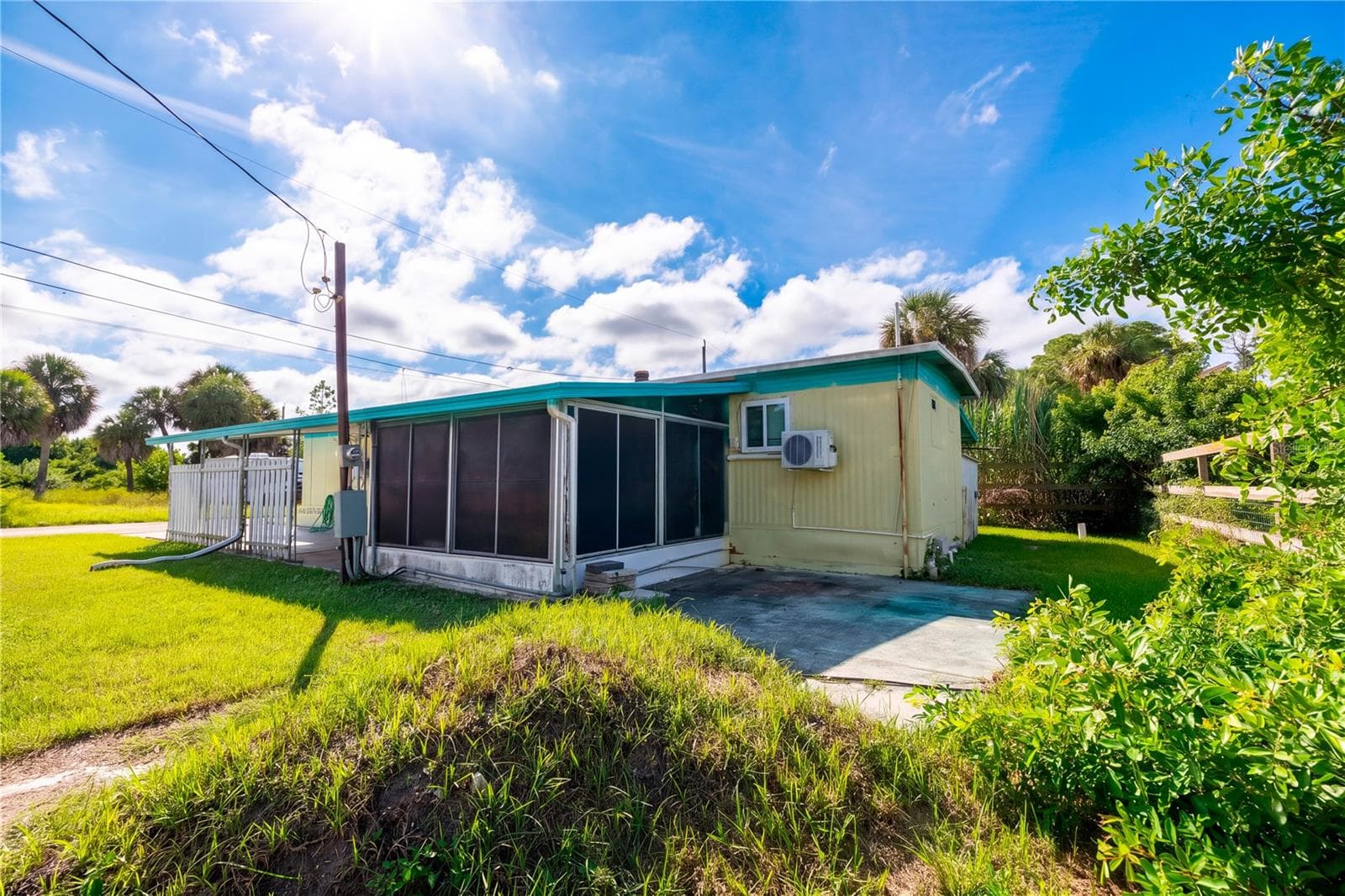 Mobile Home at 5044 SOUTHTOWNE LOOP, NEW PORT RICHEY, photo 3 of 9