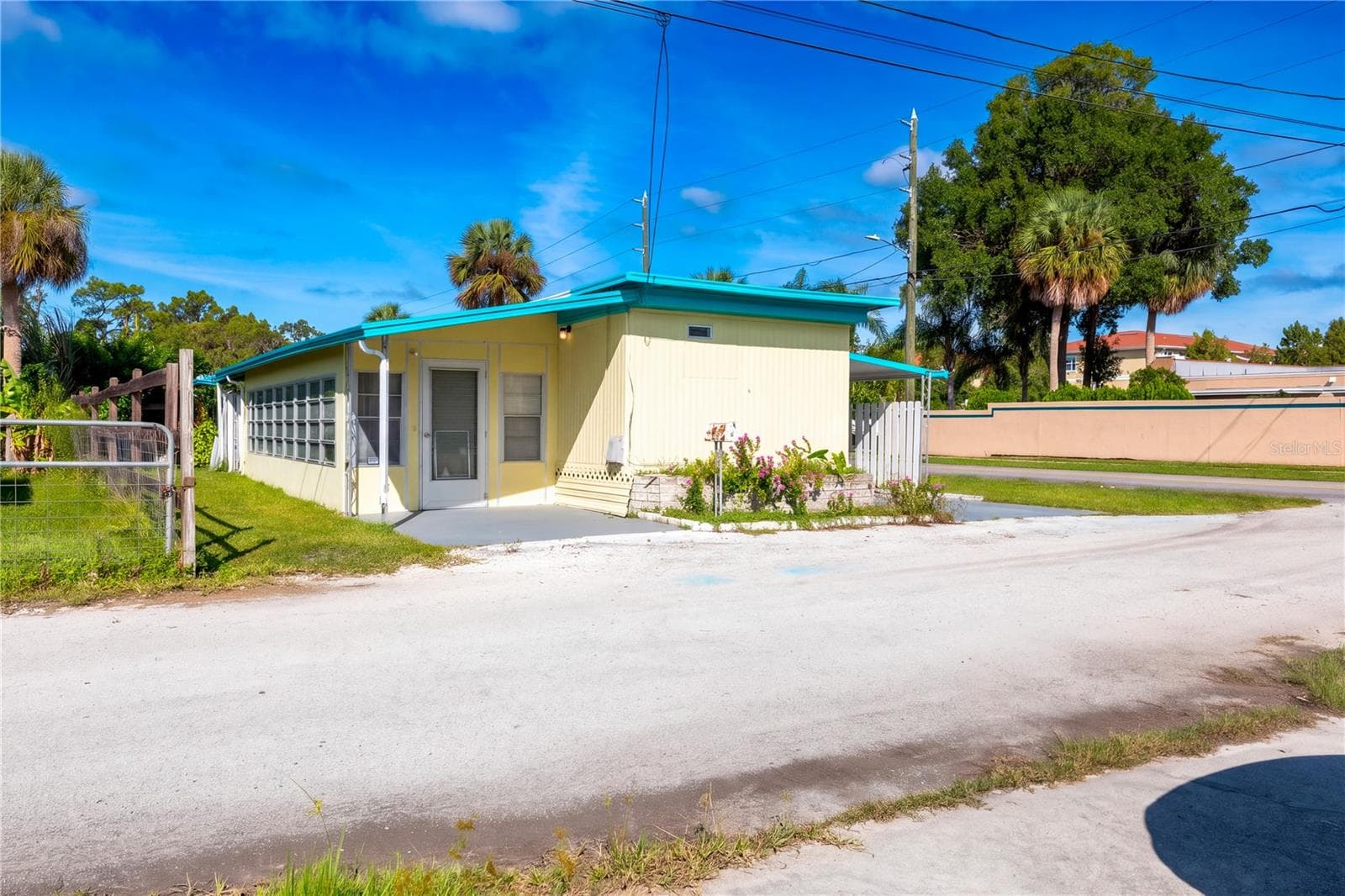 Mobile Home at 5044 SOUTHTOWNE LOOP, NEW PORT RICHEY, photo 4 of 9