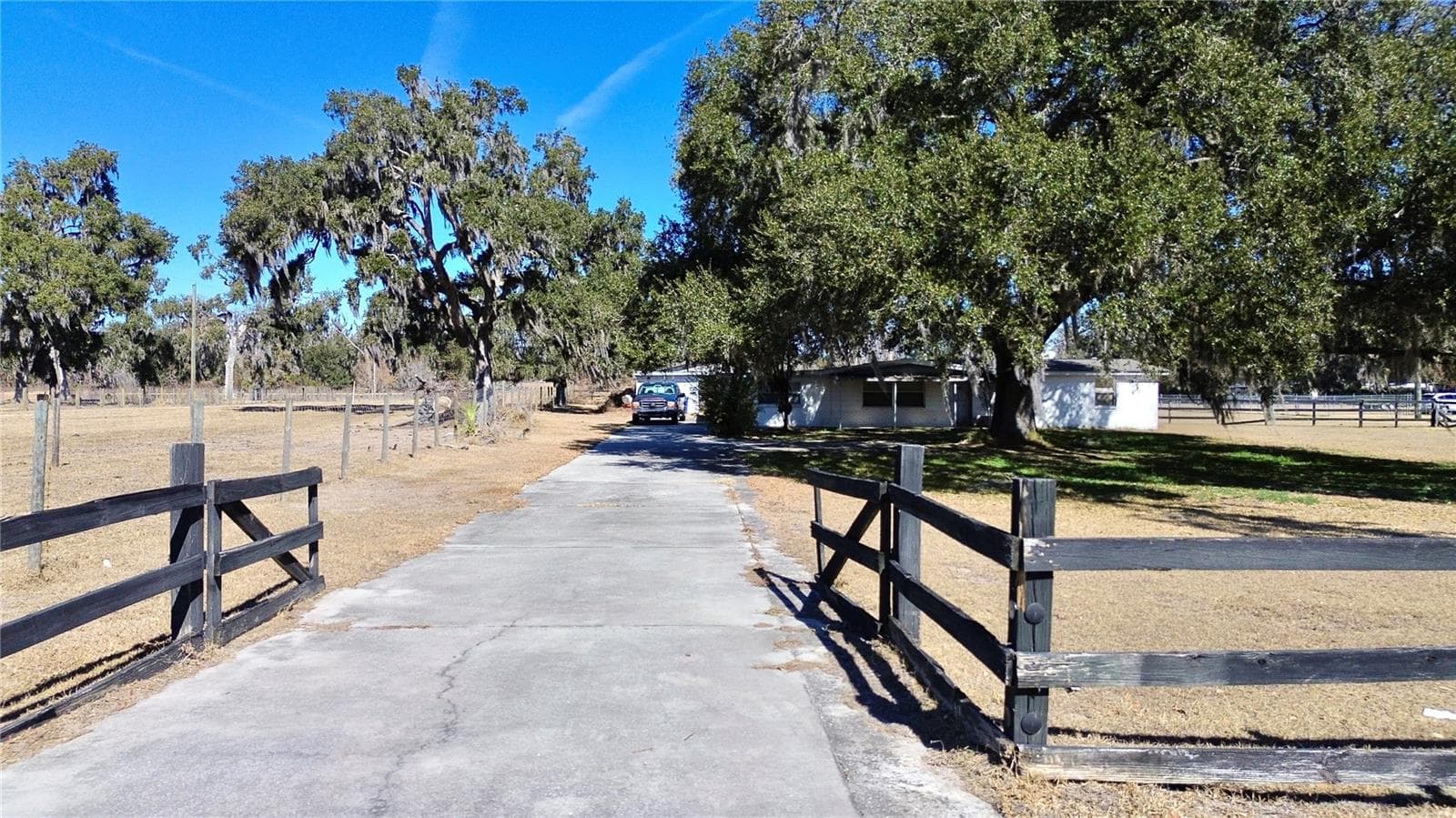 Single Family Residence at 632 W KEYSVILLE RD, PLANT CITY, photo 2 of 18