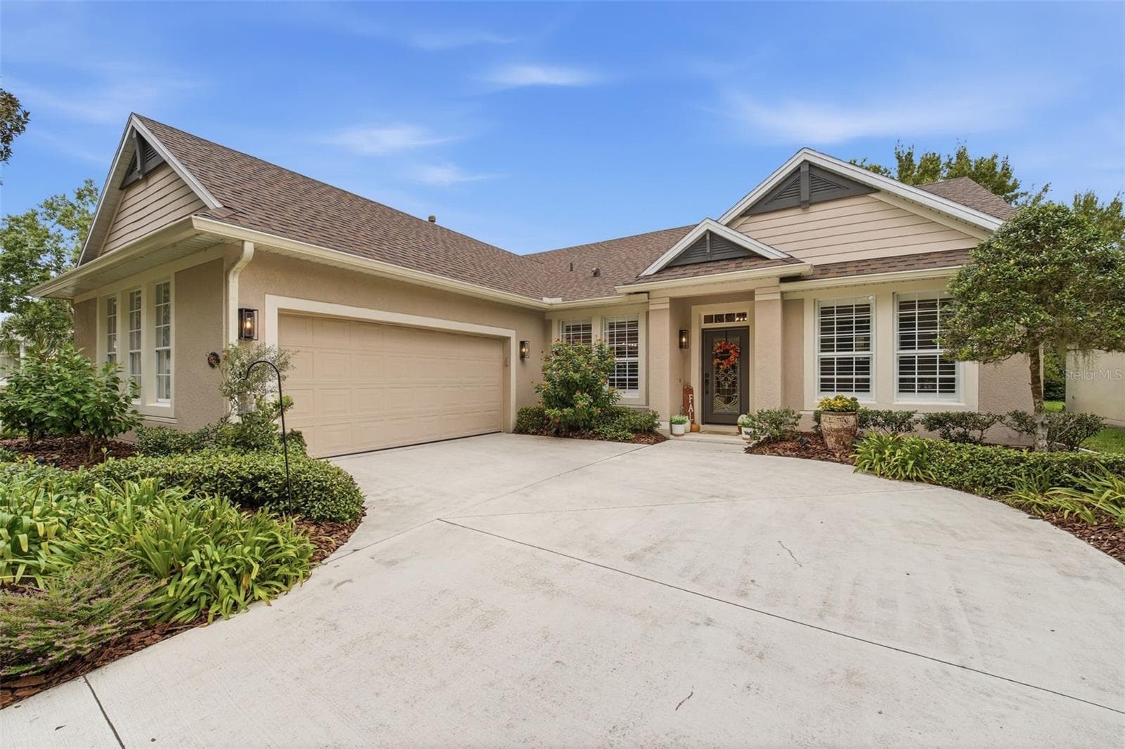 Single Family Residence at 1024 HERON POINT CIR, DELAND, photo 2 of 55