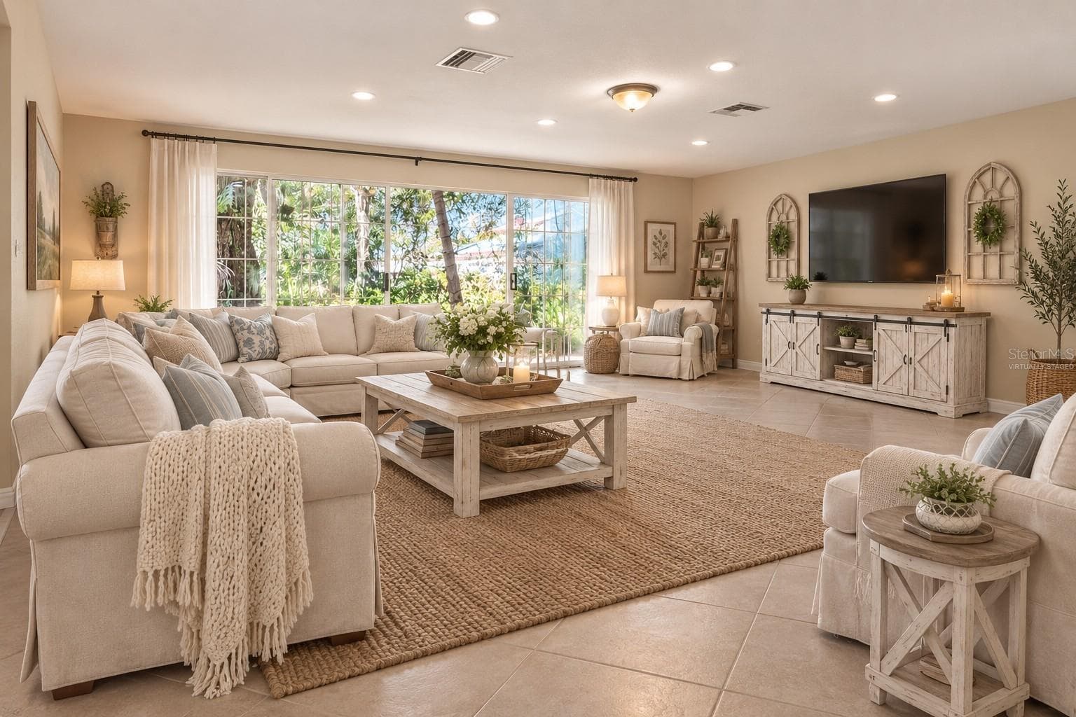 Picture virtually staged - 17220 ESTES RD, LUTZ