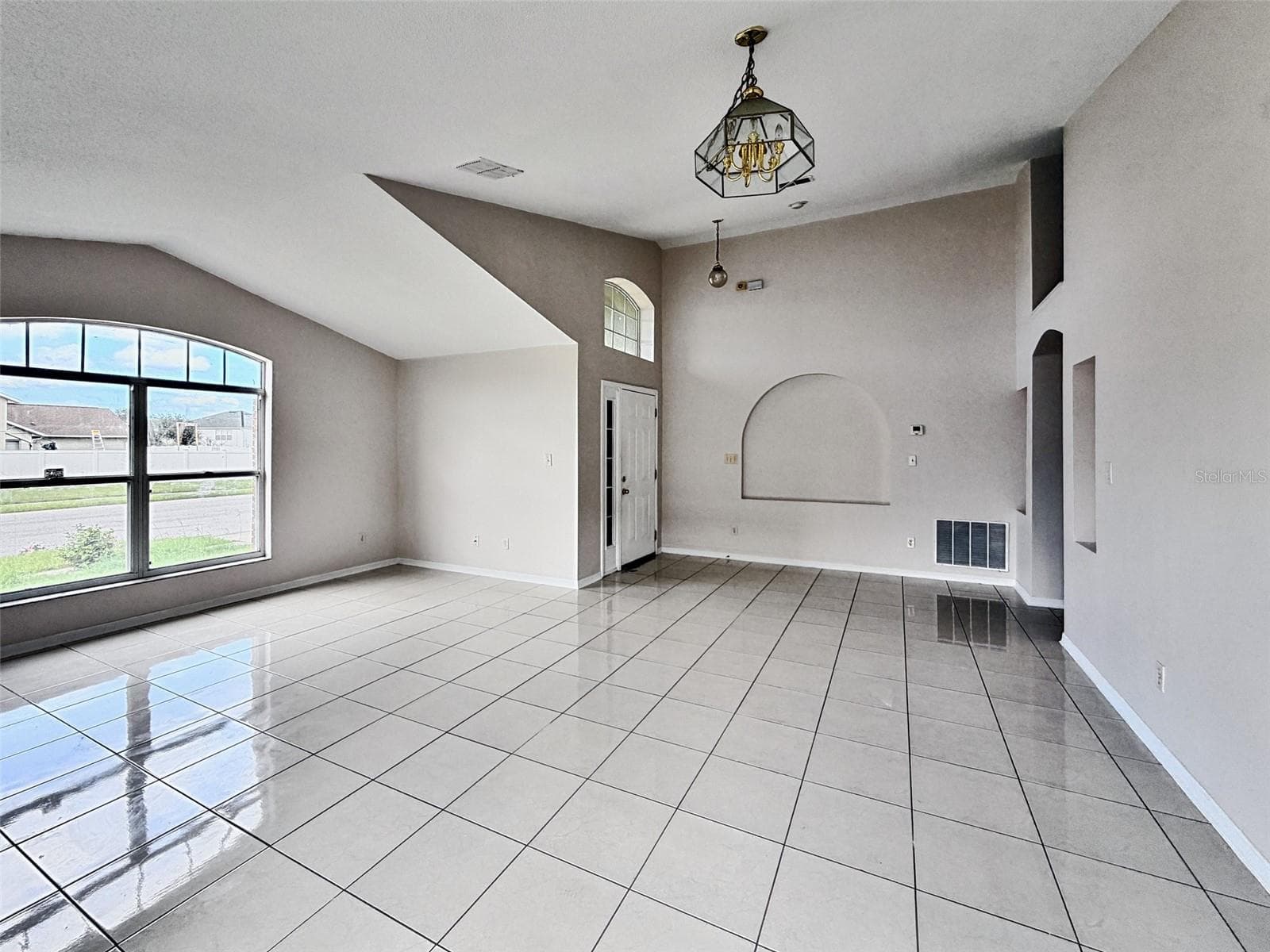 Single Family Residence at 4501 BEAGLE ST, ORLANDO, photo 3 of 20