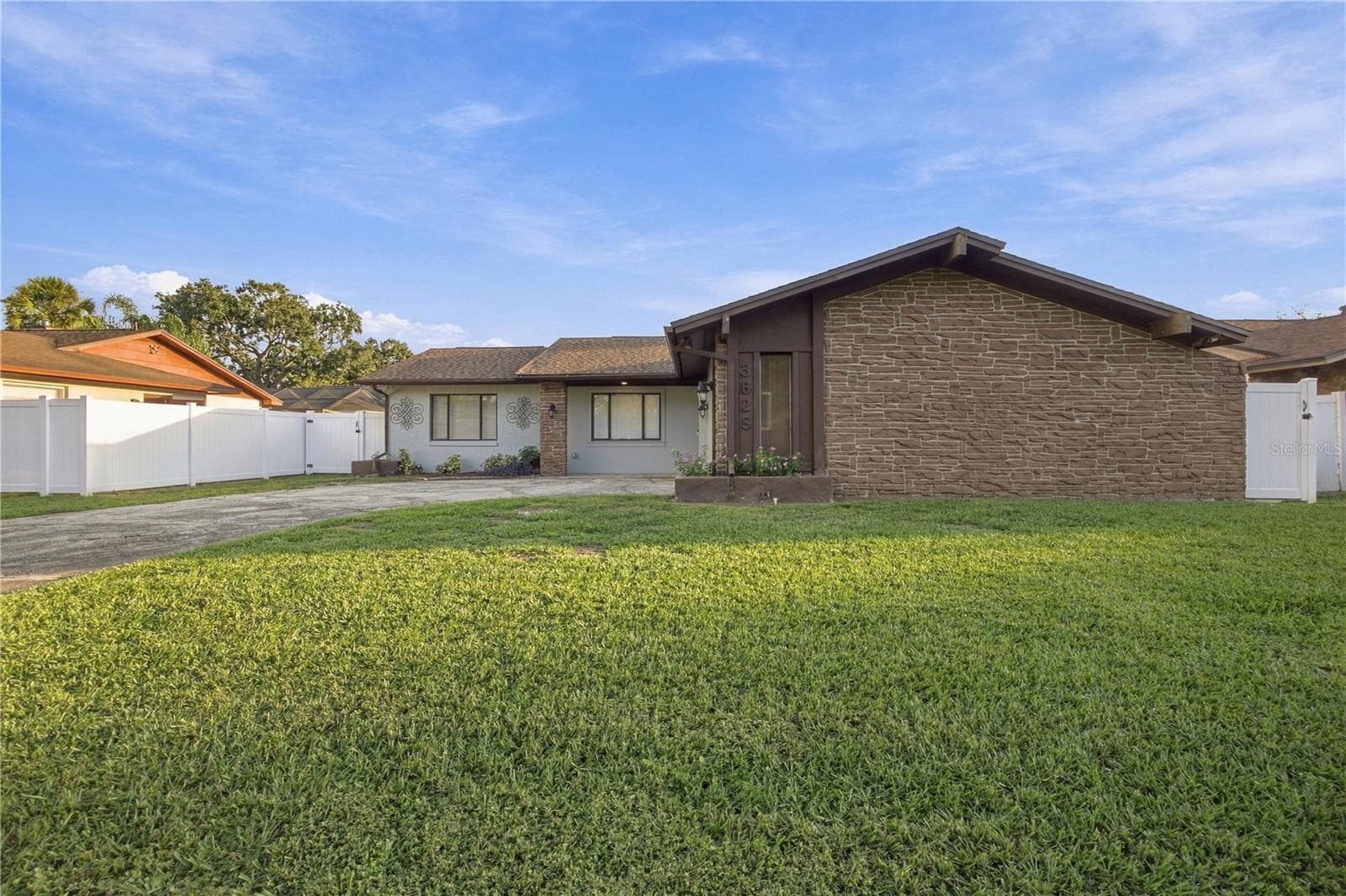 Single Family Residence at 3628 COPPERTREE CIR, BRANDON, photo 2 of 45