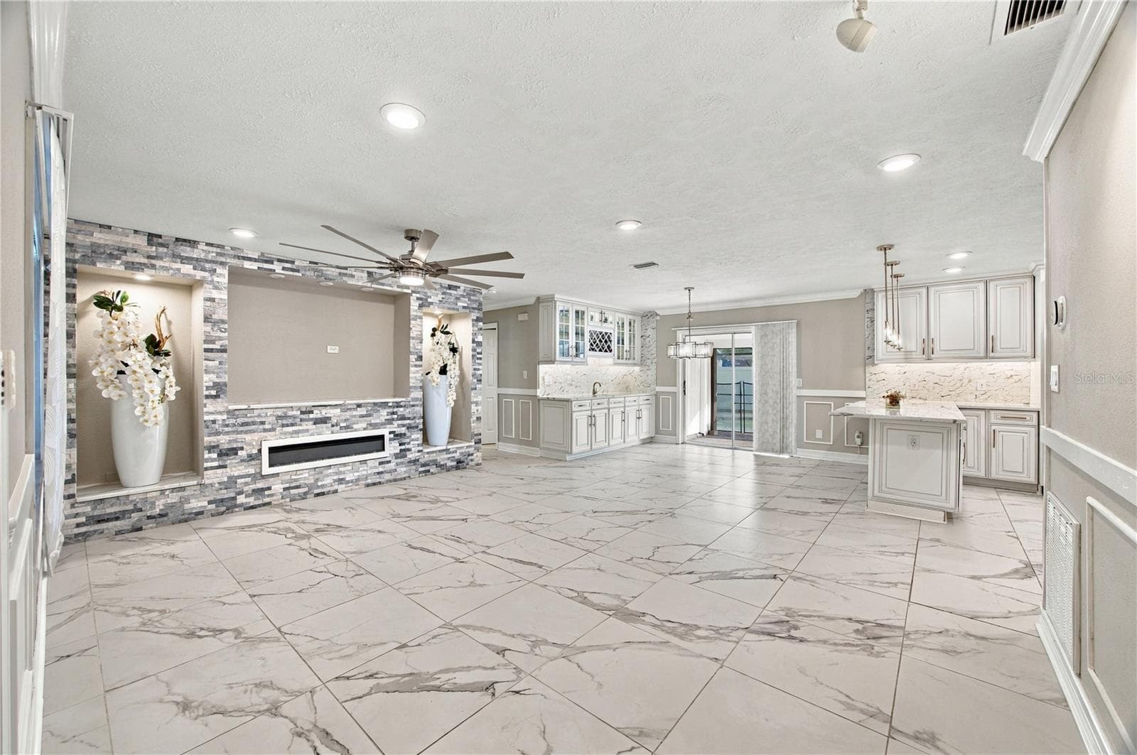 Single Family Residence at 3628 COPPERTREE CIR, BRANDON, photo 7 of 45