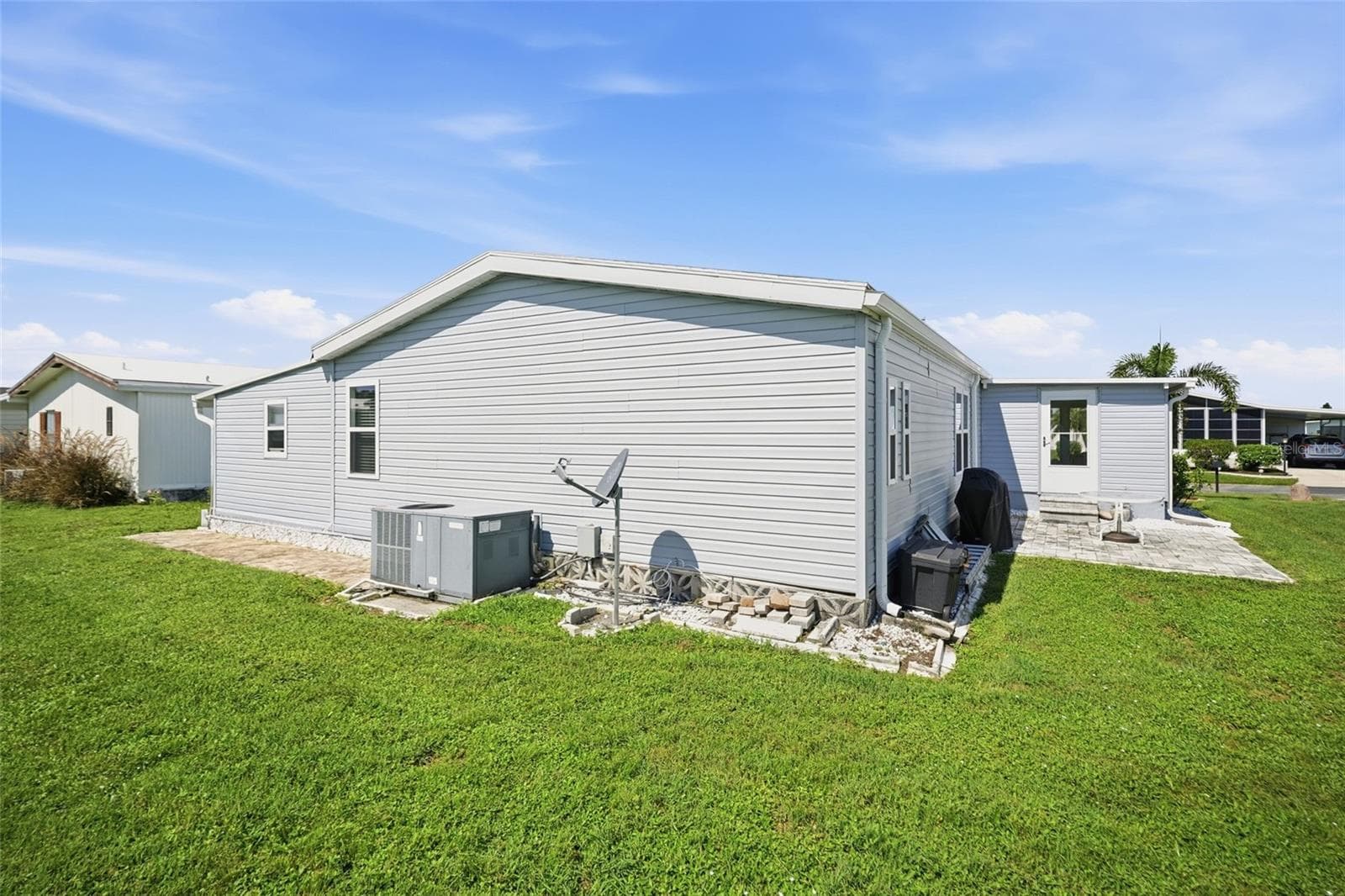 Manufactured Home at 809 VILLA DEL SOL DR, NORTH PORT, photo 22 of 33