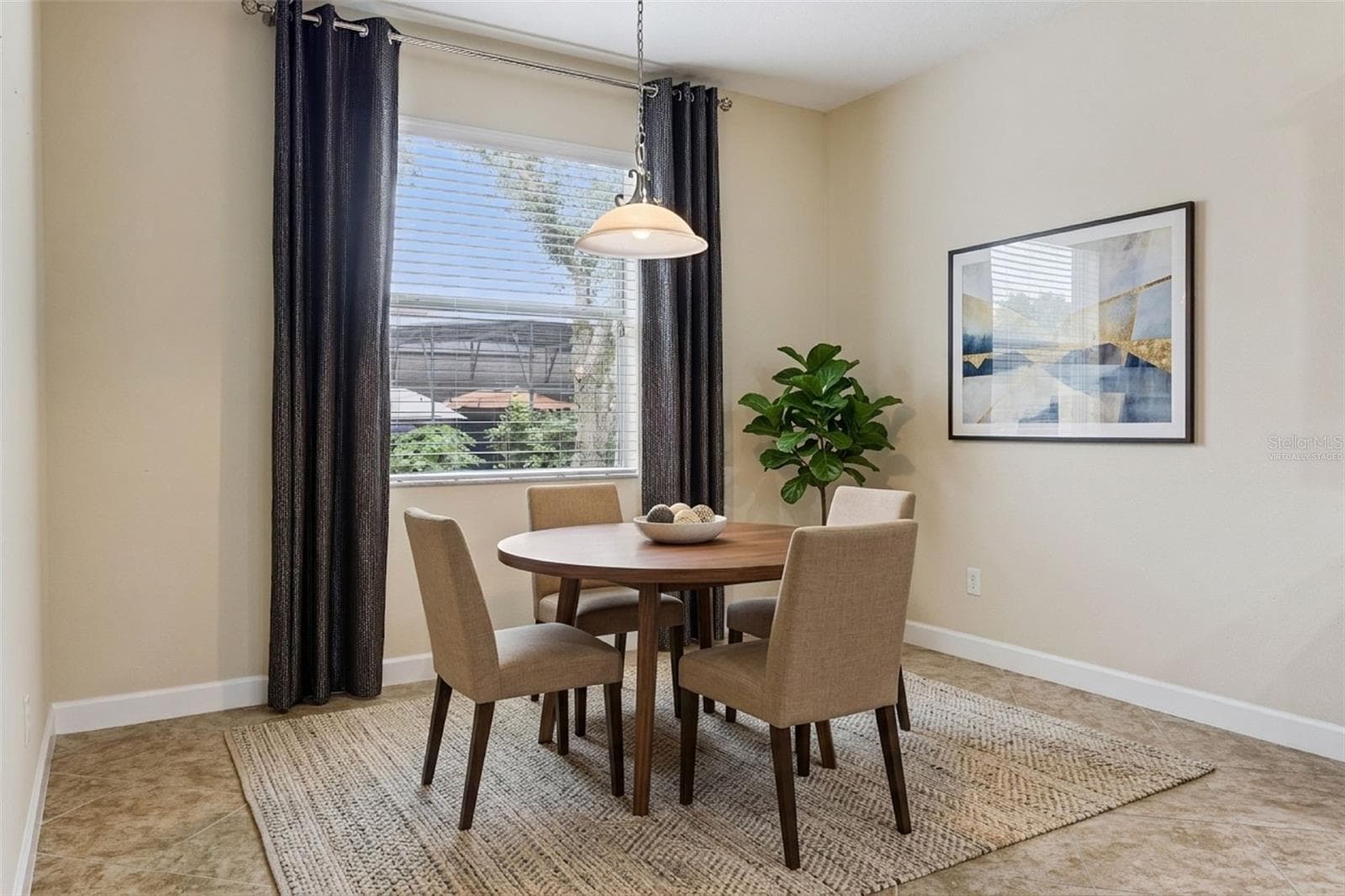 Virtually staged breakfast nook - 2892 SANDY CAY ST, CLERMONT