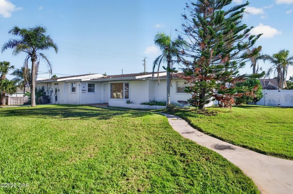 227 FAIRWAY DR