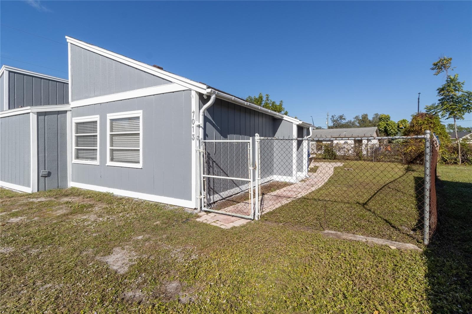 Duplex at 7013 BRENTFORD RD, SARASOTA, photo 29 of 42