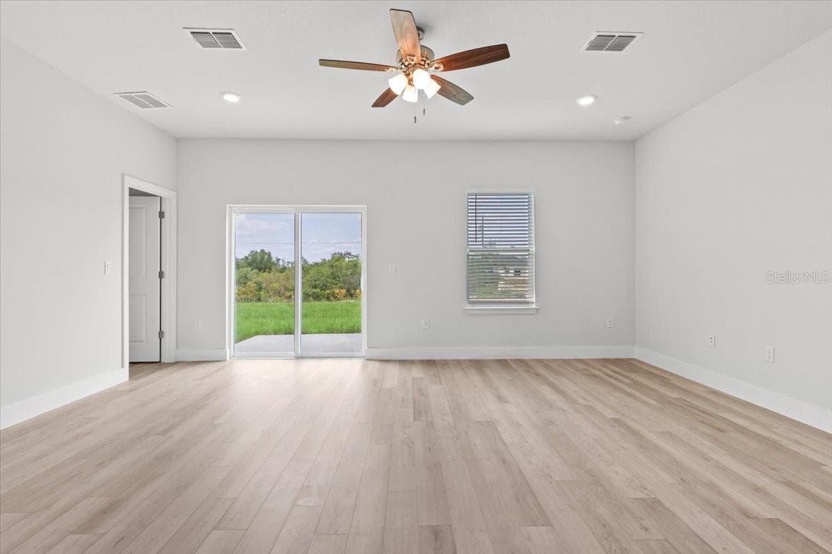 Single Family Residence at 3831 POINCIANA DR, INDIAN LAKE ESTATES, photo 13 of 57