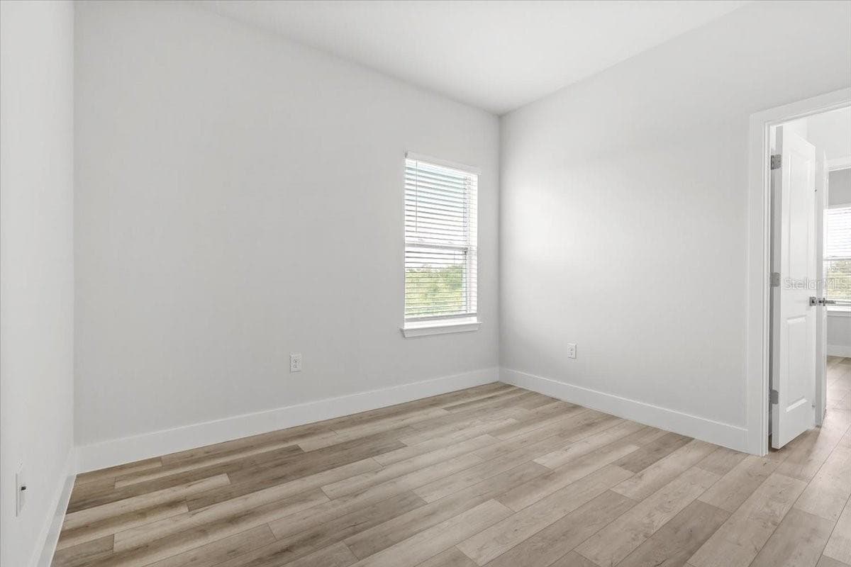 Single Family Residence at 3831 POINCIANA DR, INDIAN LAKE ESTATES, photo 25 of 57