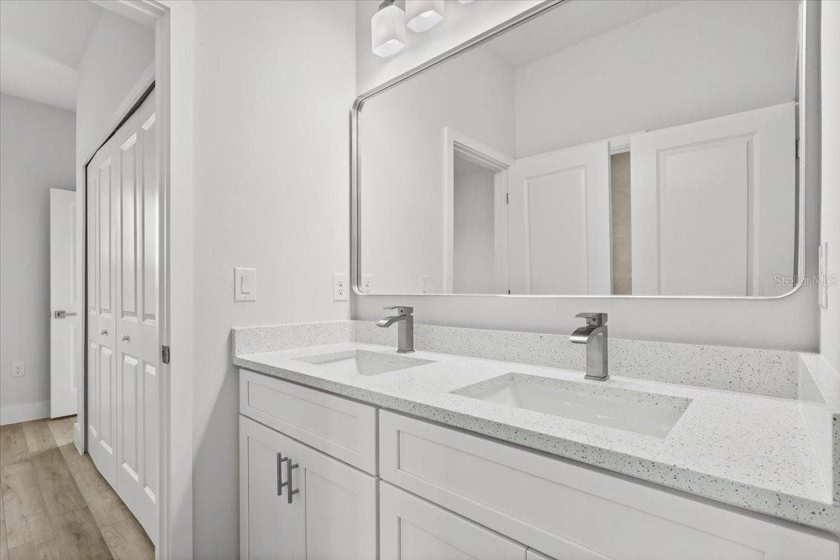 Single Family Residence at 3831 POINCIANA DR, INDIAN LAKE ESTATES, photo 27 of 57