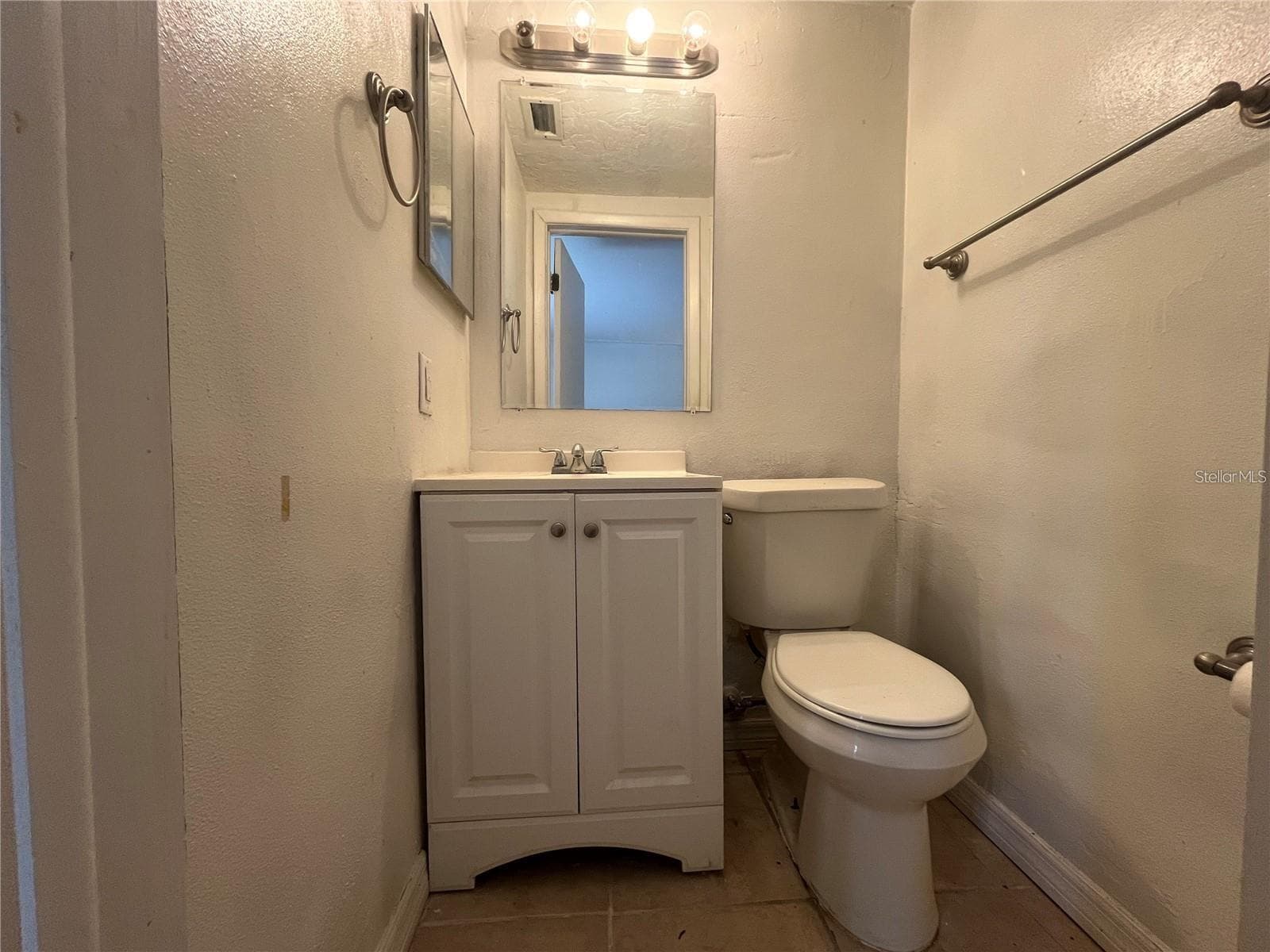 Villa at 12506 FOX CROFT LN, HUDSON, photo 6 of 9