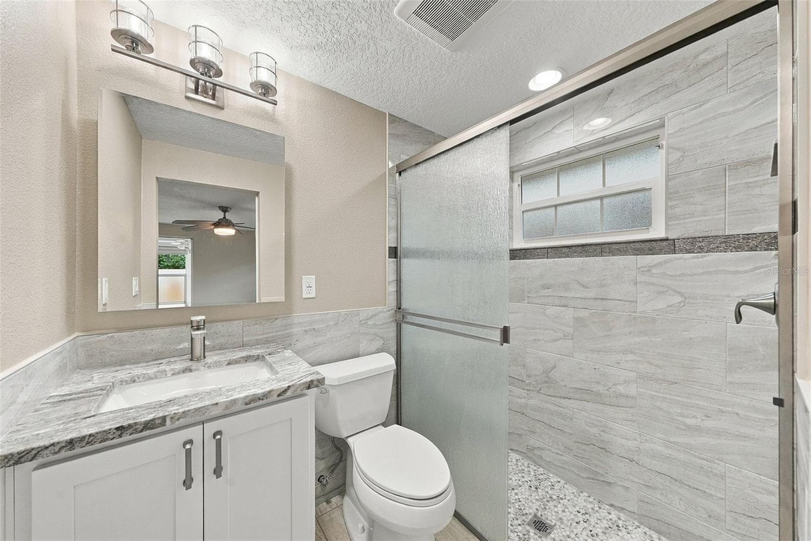 Primary bedroom en suite - 4219 STRATFORD DR #4219, NEW PORT RICHEY