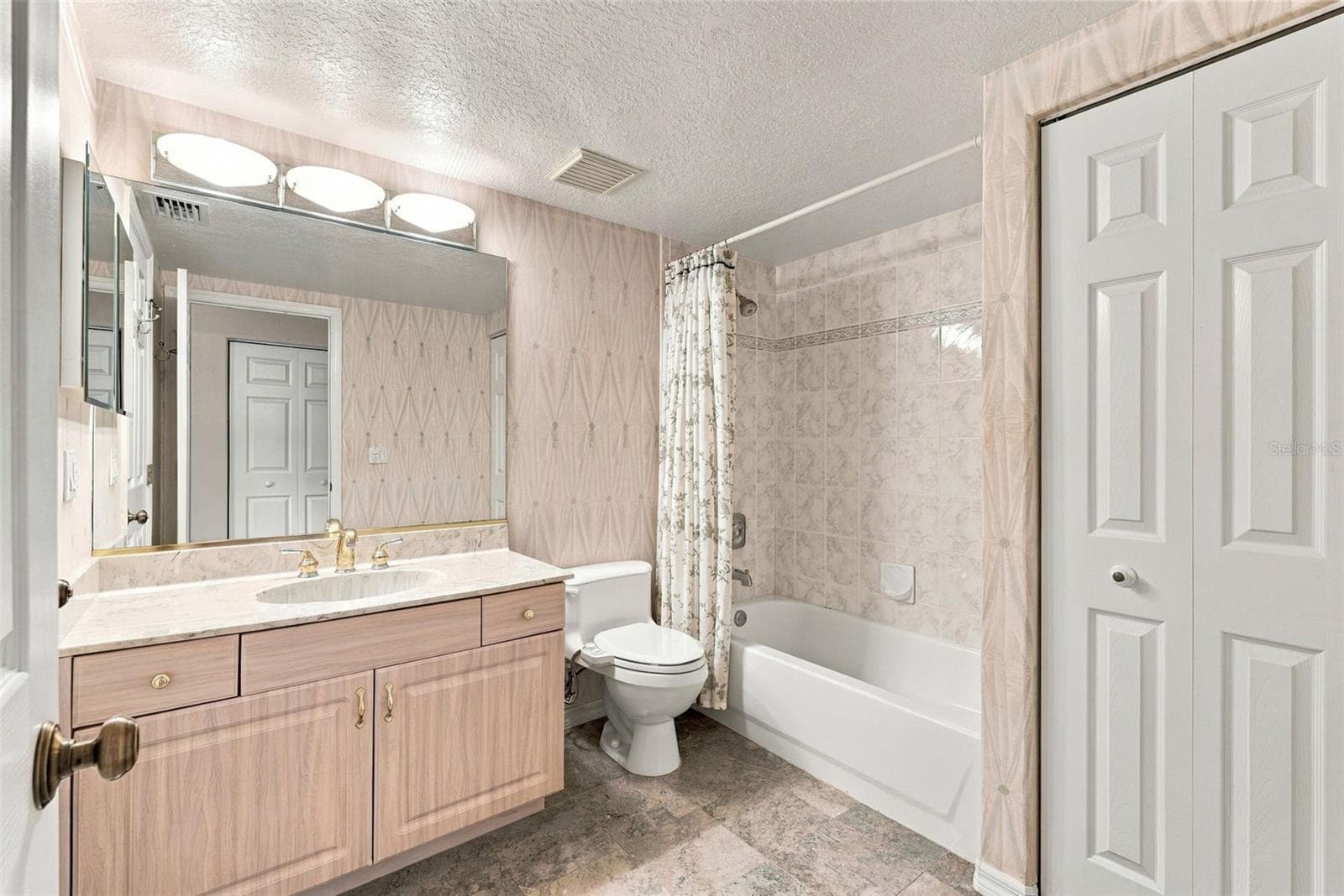 Townhouse at 9227 CAPTIVA CIR, ST PETE BEACH, photo 24 of 63