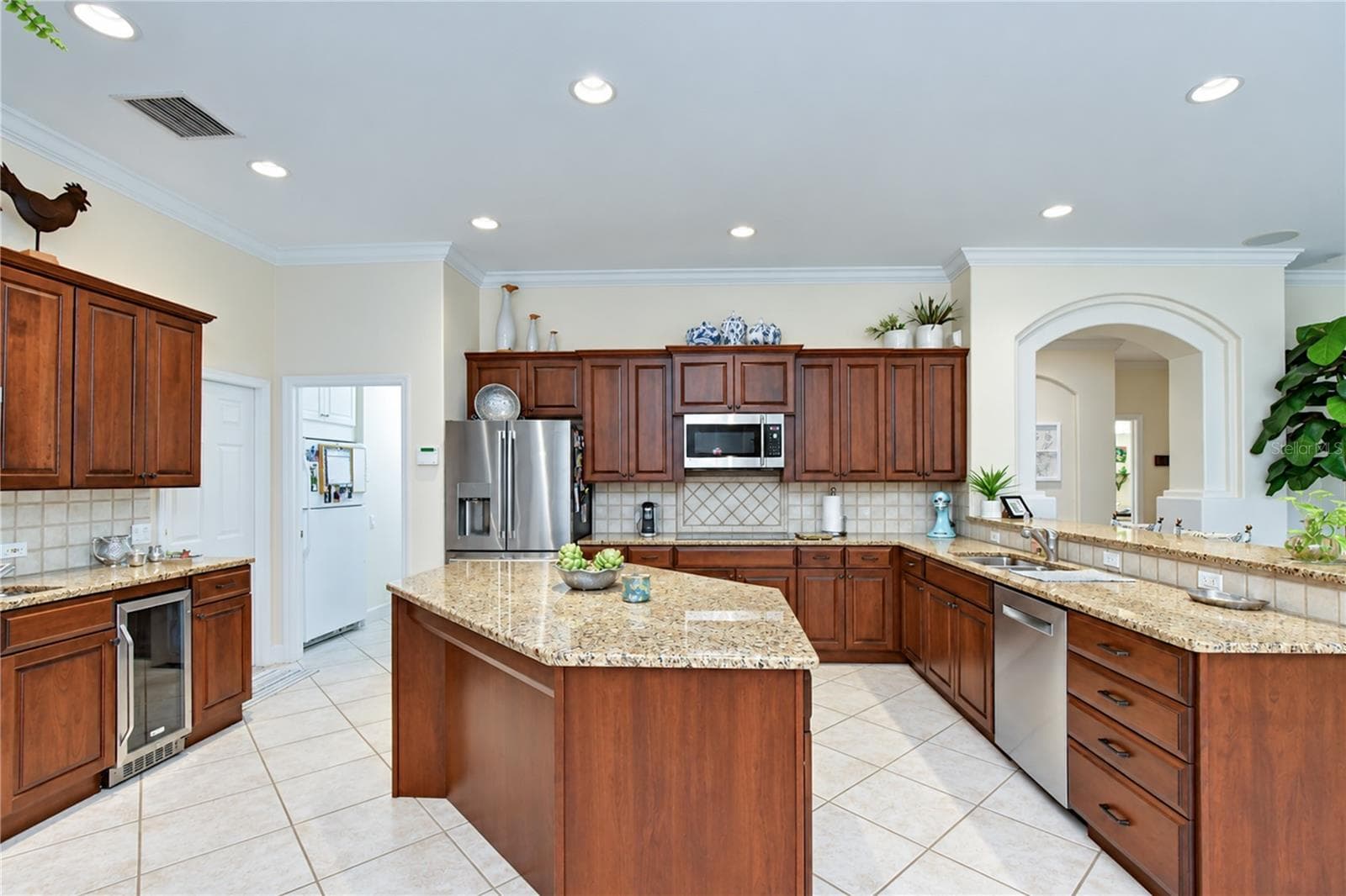 Single Family Residence at 5513 KEELER OAK ST, LITHIA, photo 24 of 132