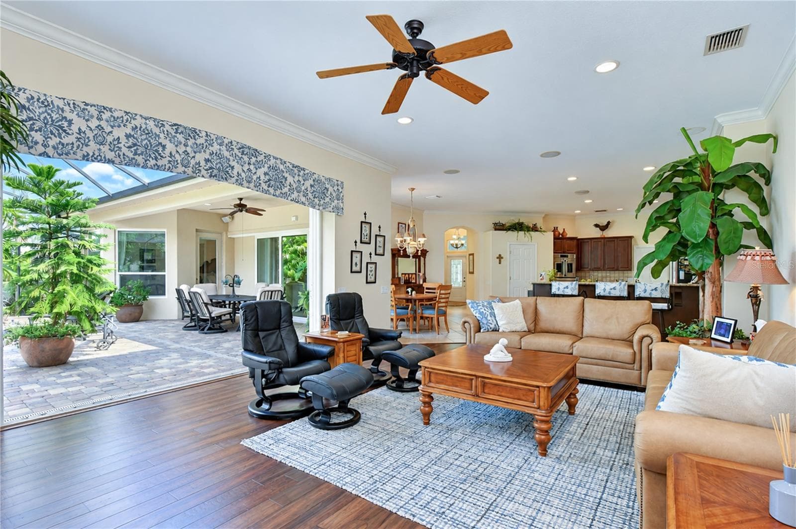 Single Family Residence at 5513 KEELER OAK ST, LITHIA, photo 34 of 132