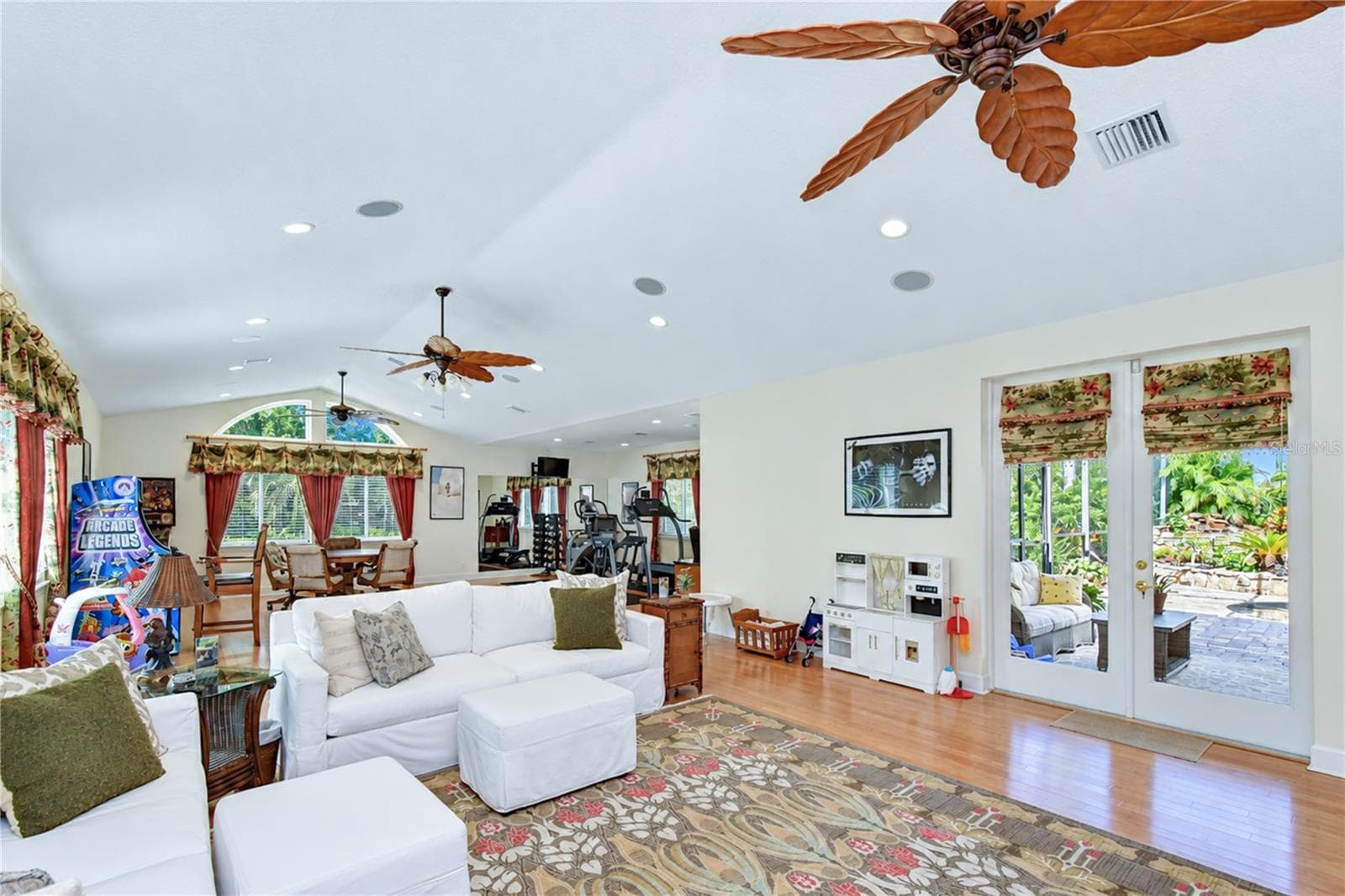 Single Family Residence at 5513 KEELER OAK ST, LITHIA, photo 40 of 132