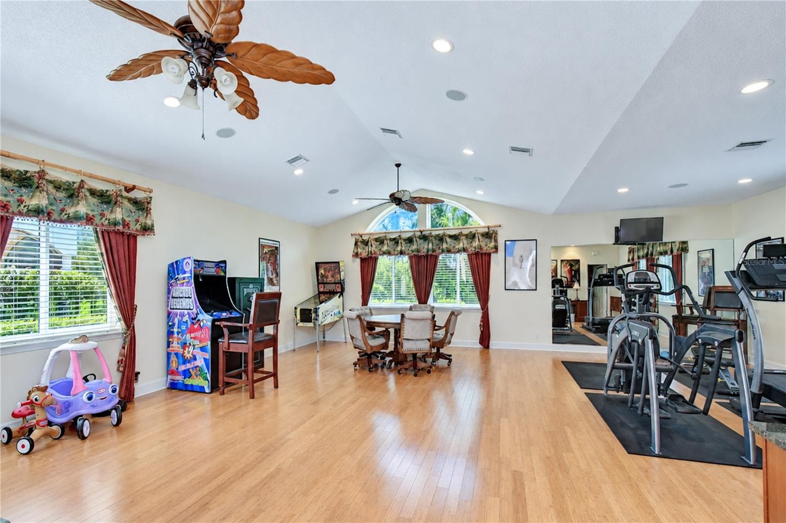Single Family Residence at 5513 KEELER OAK ST, LITHIA, photo 42 of 132