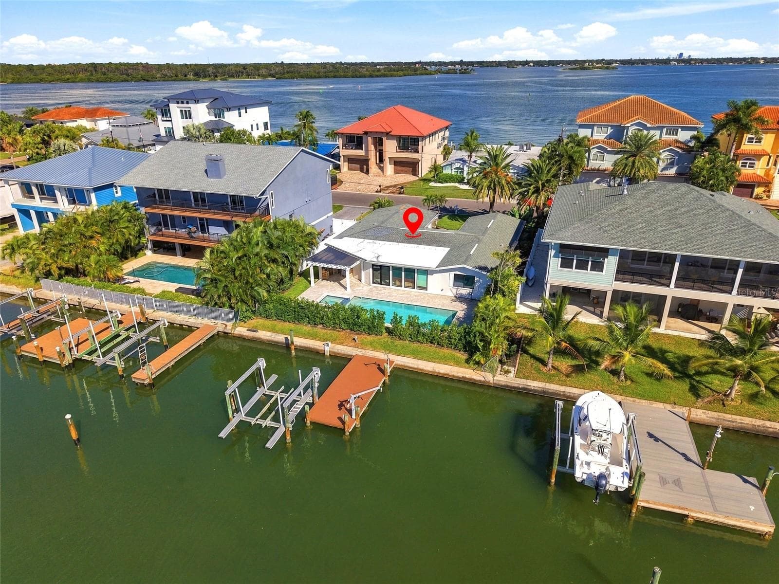 Single Family Residence at 556 JOHNS PASS AVE, MADEIRA BEACH, photo 3 of 44