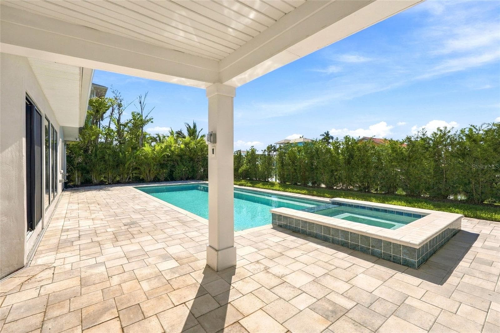 Single Family Residence at 556 JOHNS PASS AVE, MADEIRA BEACH, photo 12 of 44
