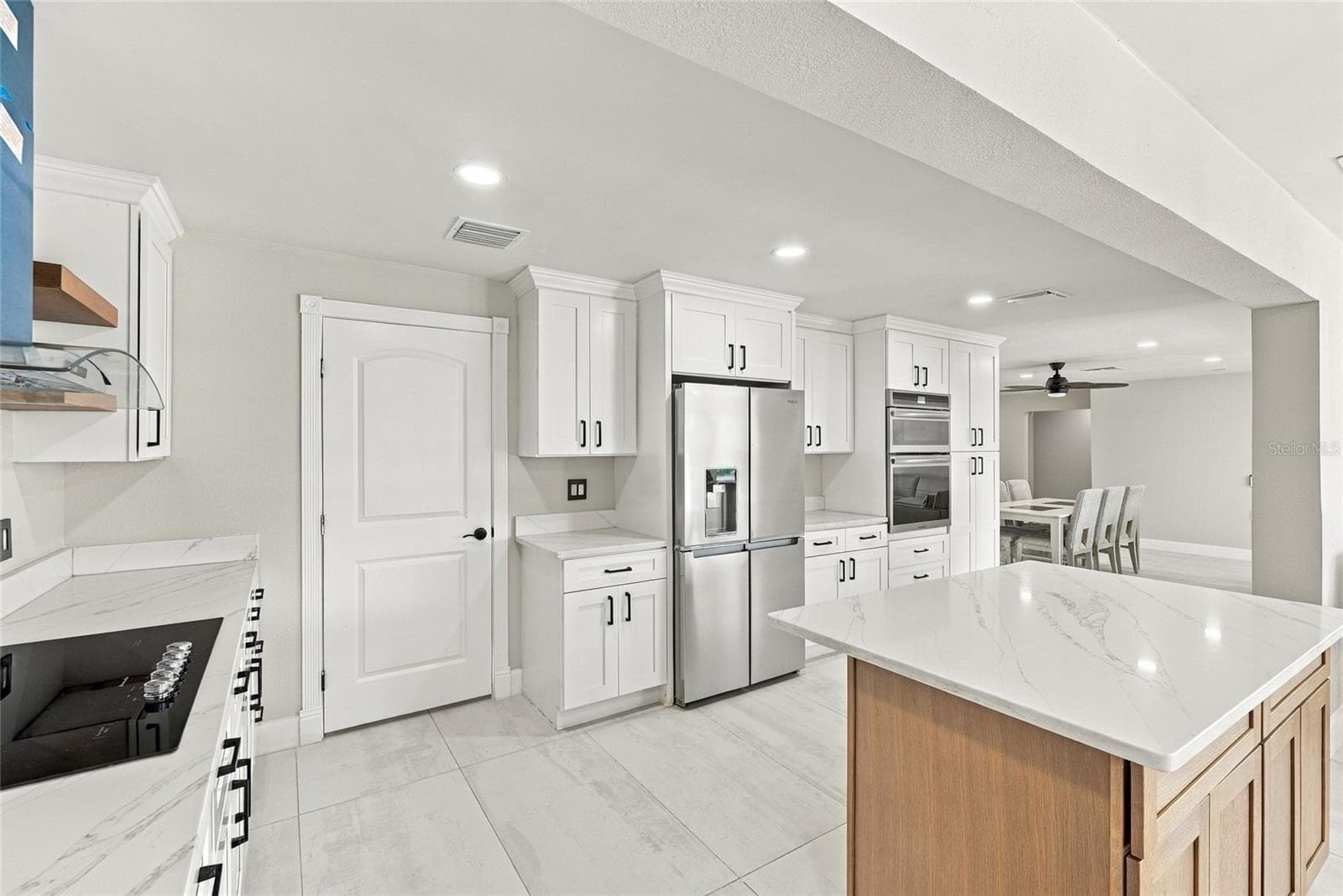 Single Family Residence at 556 JOHNS PASS AVE, MADEIRA BEACH, photo 16 of 44