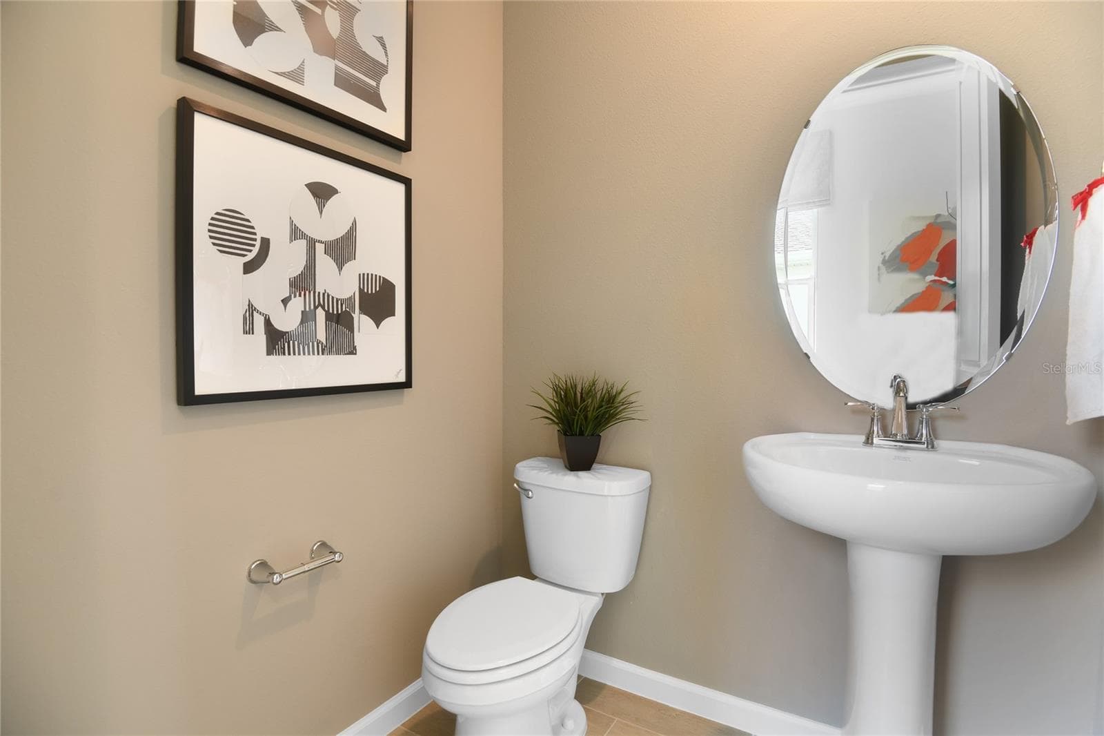 Single Family Residence at 194 BLUE STAR CT, TAVARES, photo 2 of 25