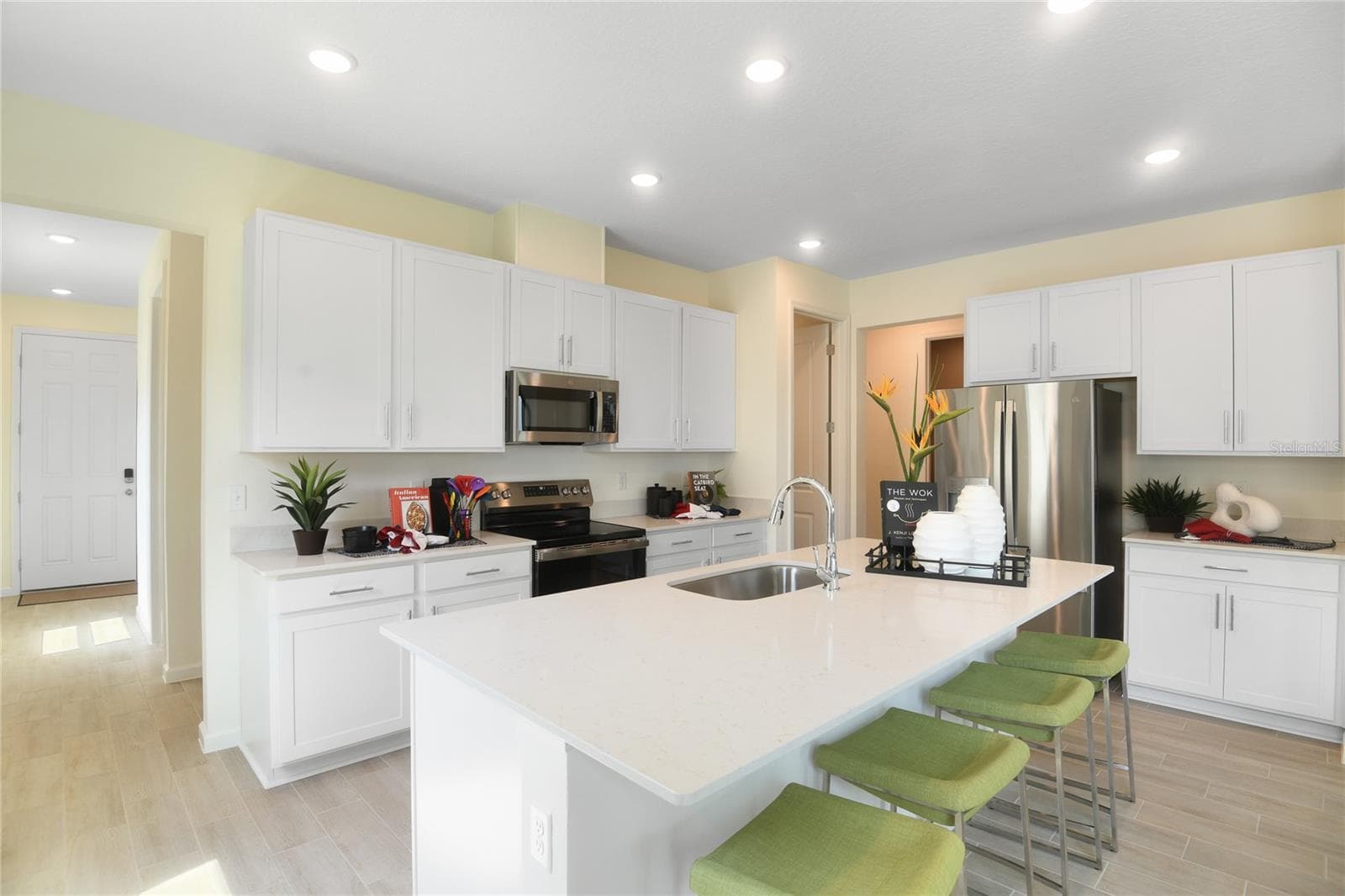Single Family Residence at 194 BLUE STAR CT, TAVARES, photo 5 of 25