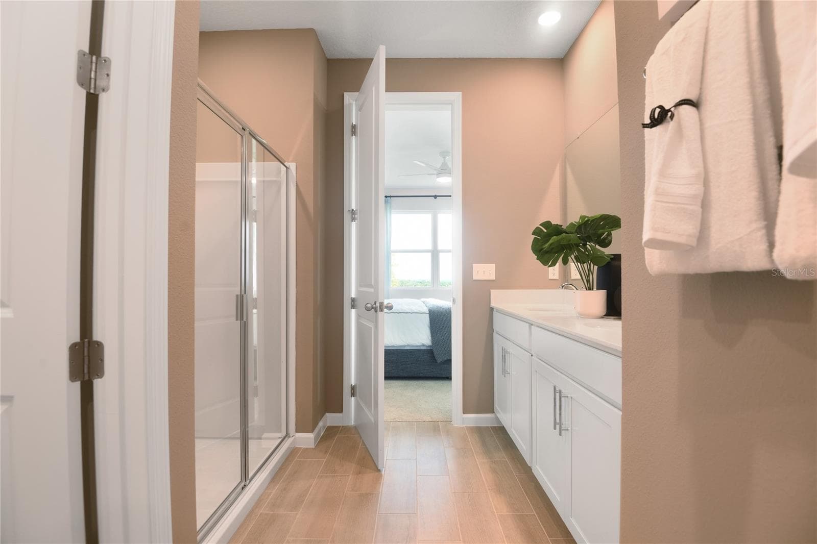 Single Family Residence at 194 BLUE STAR CT, TAVARES, photo 12 of 25
