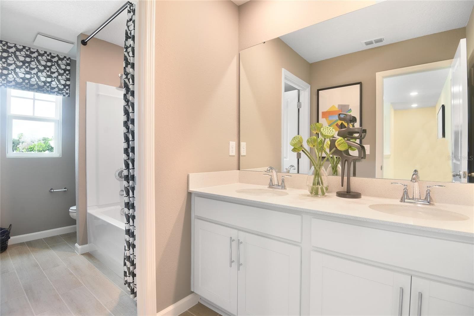 Single Family Residence at 194 BLUE STAR CT, TAVARES, photo 17 of 25