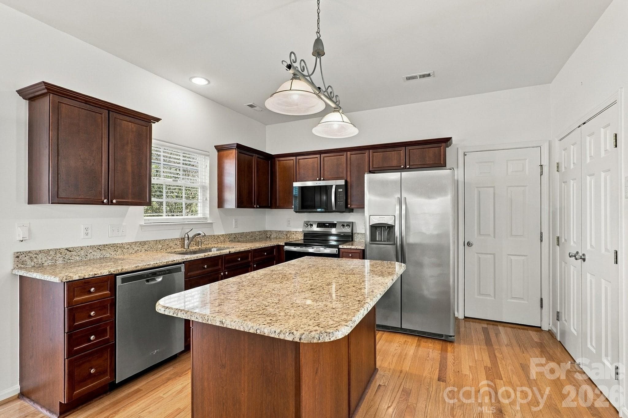 Single Family Residence at 12025 Harmon Lane, Charlotte, photo 6 of 34