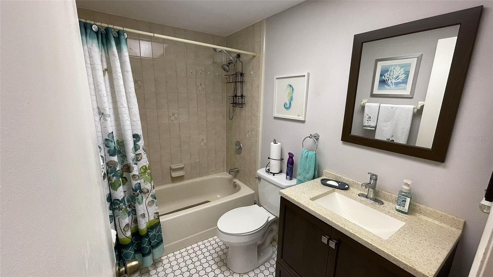 2nd bathroom - 1009 LABELLE TER NW, PORT CHARLOTTE