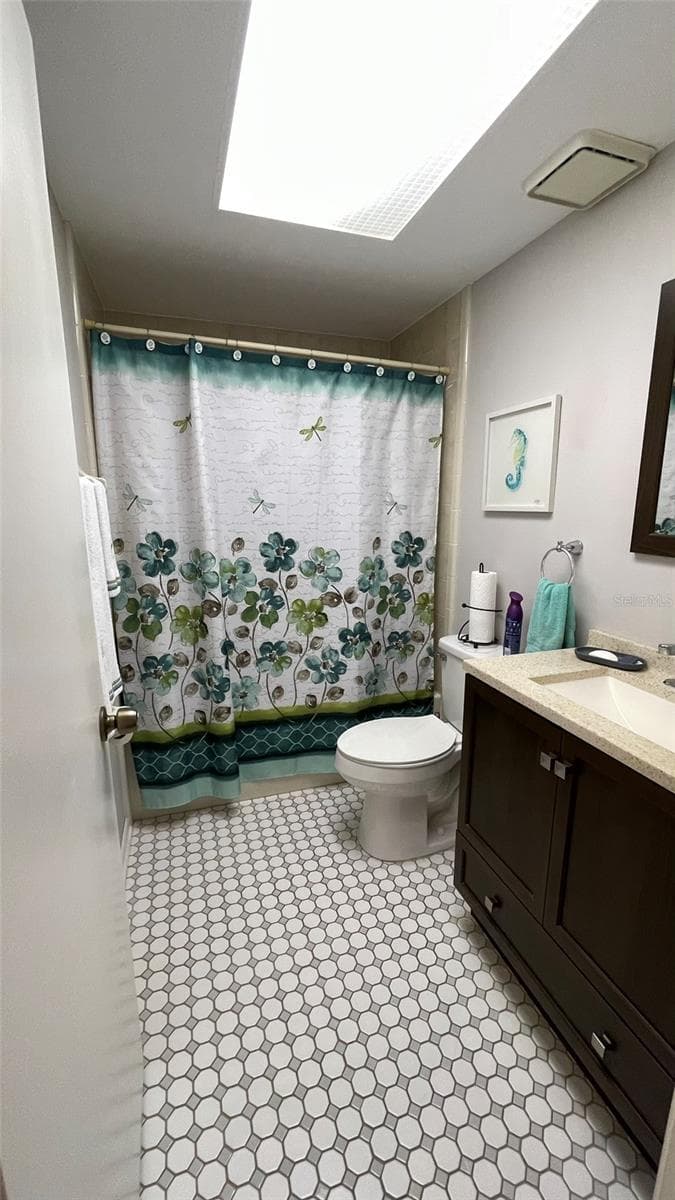 2nd bathroom - 1009 LABELLE TER NW, PORT CHARLOTTE