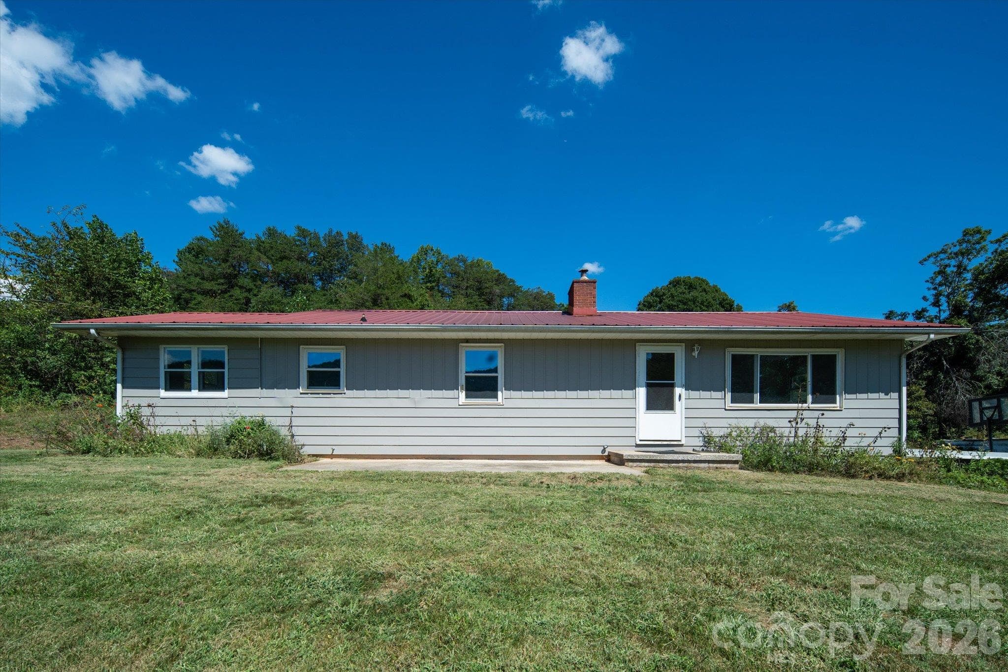 Single Family Residence at 20 Cedar Farm Road, Asheville, photo 4 of 38