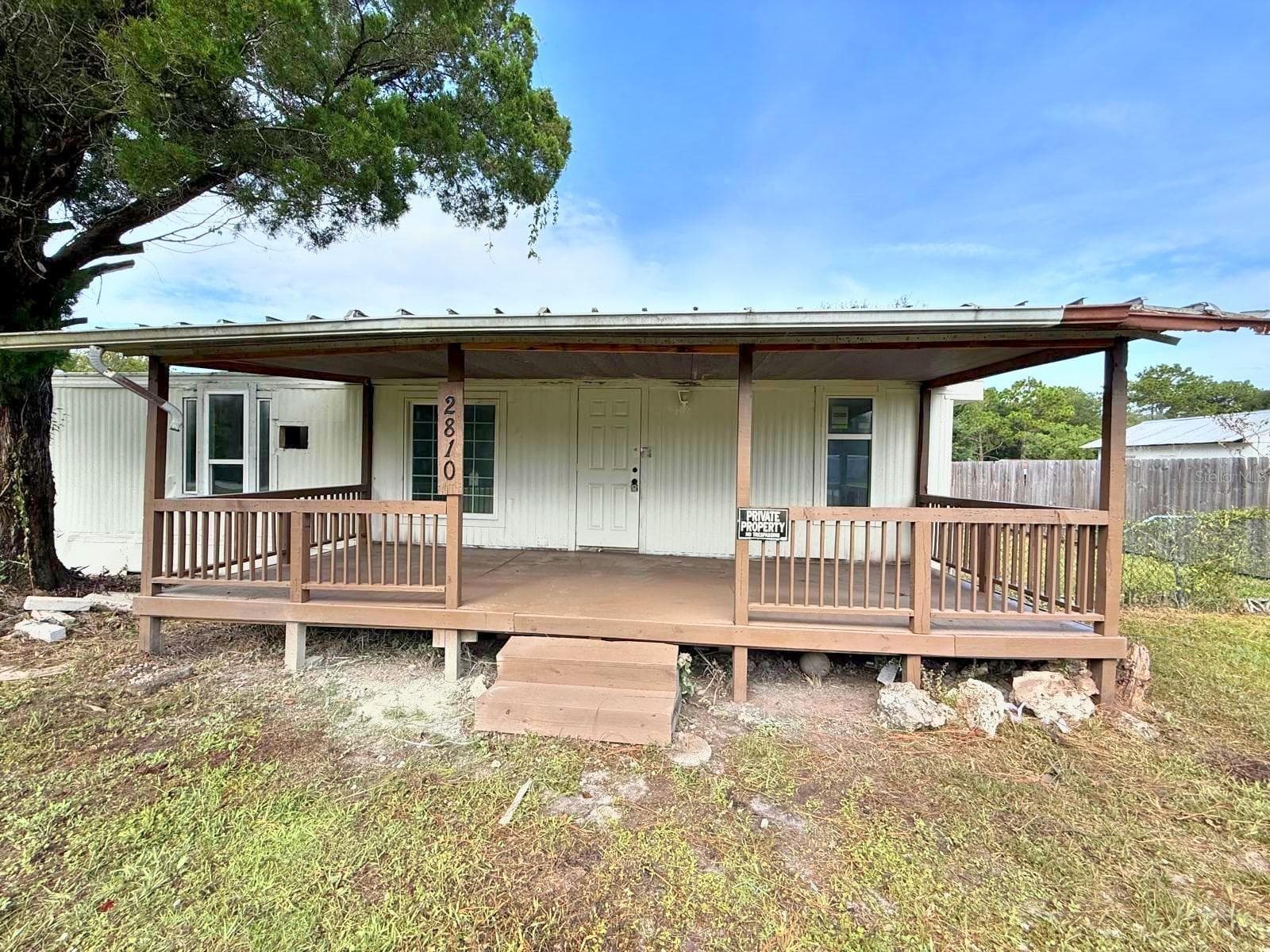 2810 S WILLOW TER