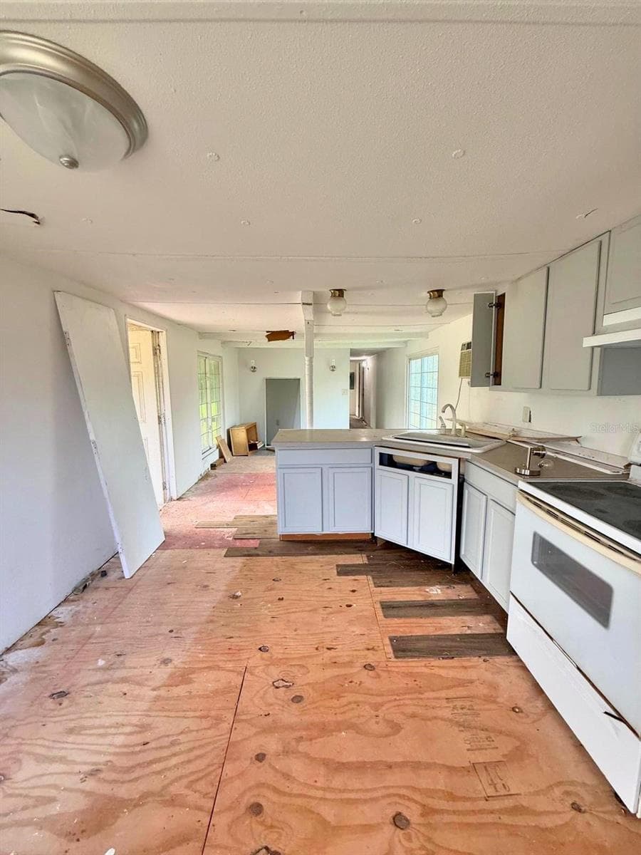 Mobile Home at 2810 S WILLOW TER, HOMOSASSA, photo 5 of 6