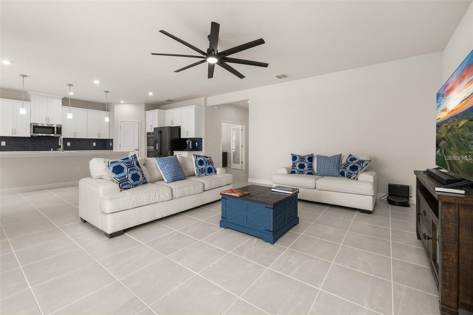 Single Family Residence at 11182 NELLIE CROSSING CIR, CLERMONT, photo 3 of 32
