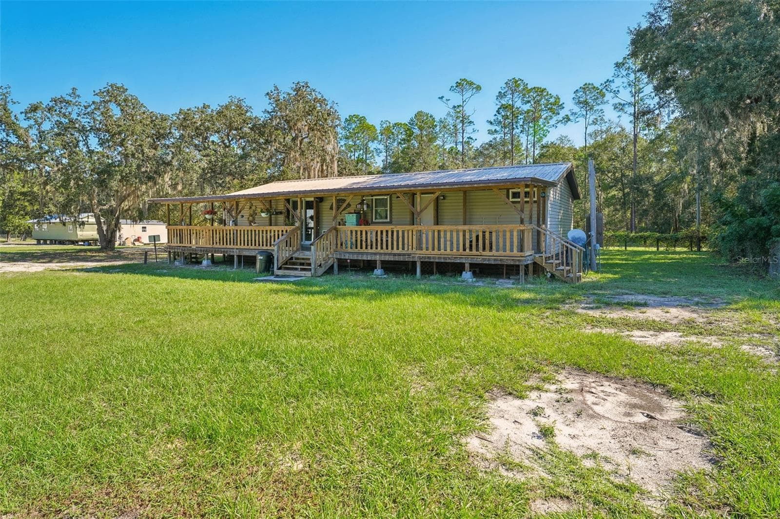 Manufactured Home at 879 COUSINTOWN RD, INTERLACHEN, photo 2 of 51