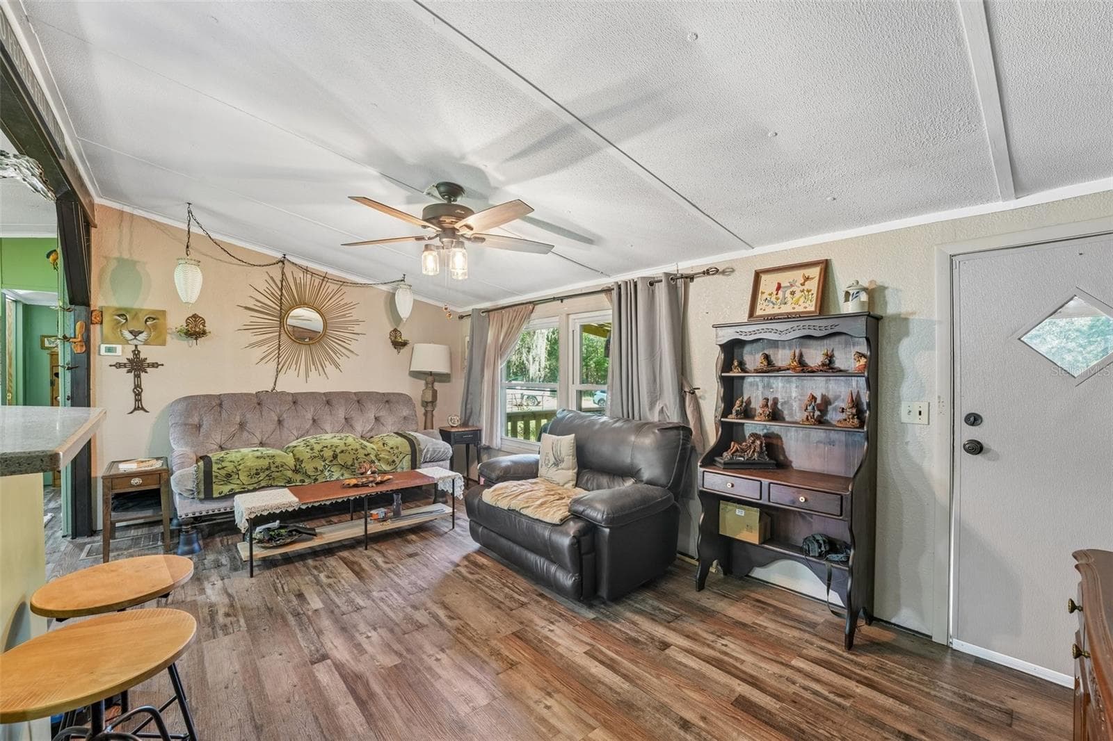 Manufactured Home at 879 COUSINTOWN RD, INTERLACHEN, photo 4 of 51