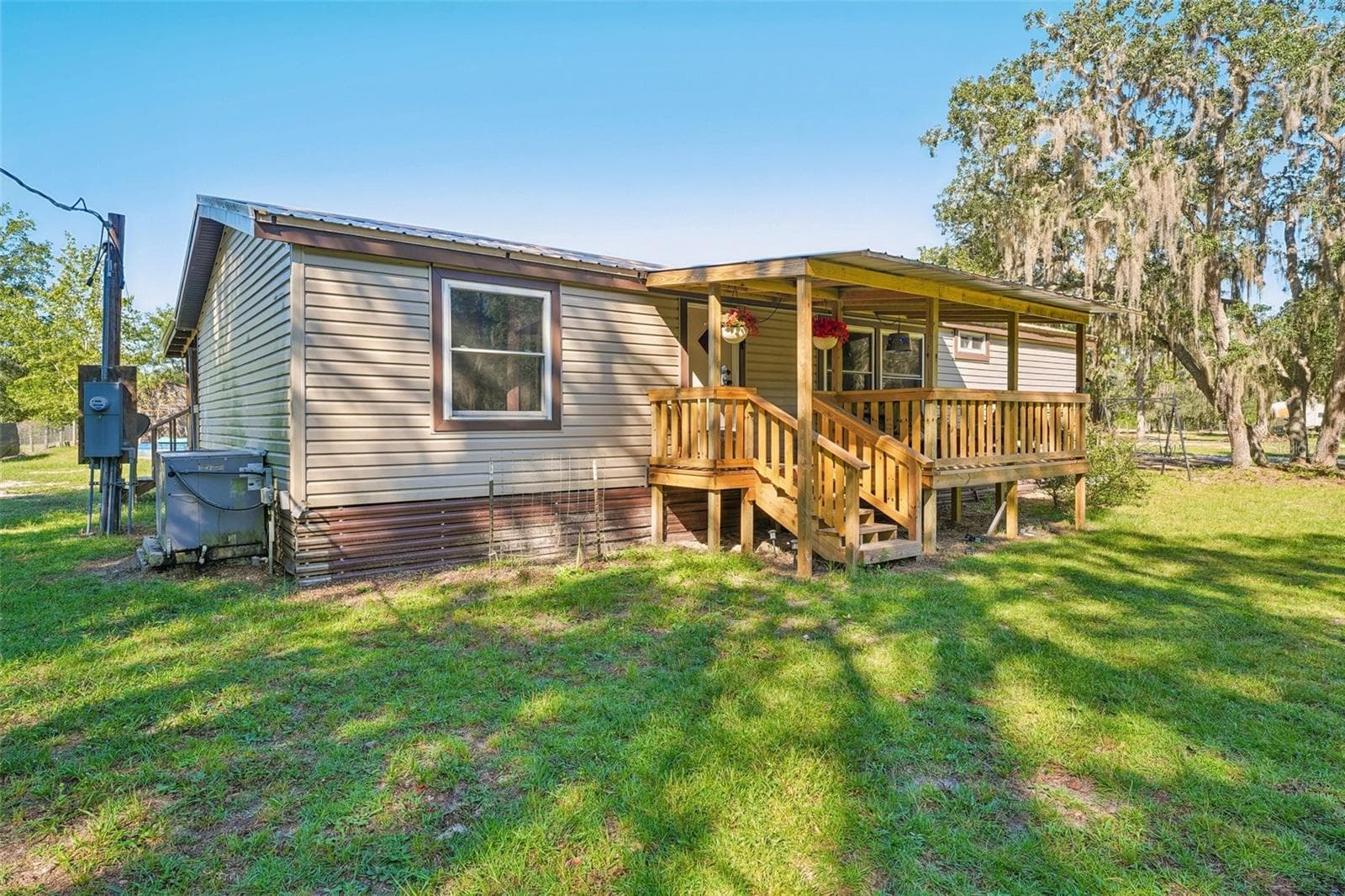Manufactured Home at 879 COUSINTOWN RD, INTERLACHEN, photo 46 of 51