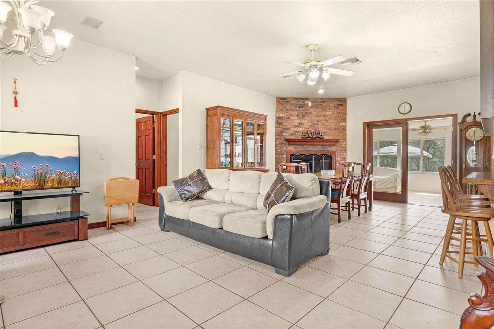 Single Family Residence at 6101 S NUTSHELL TER, LECANTO, photo 8 of 57