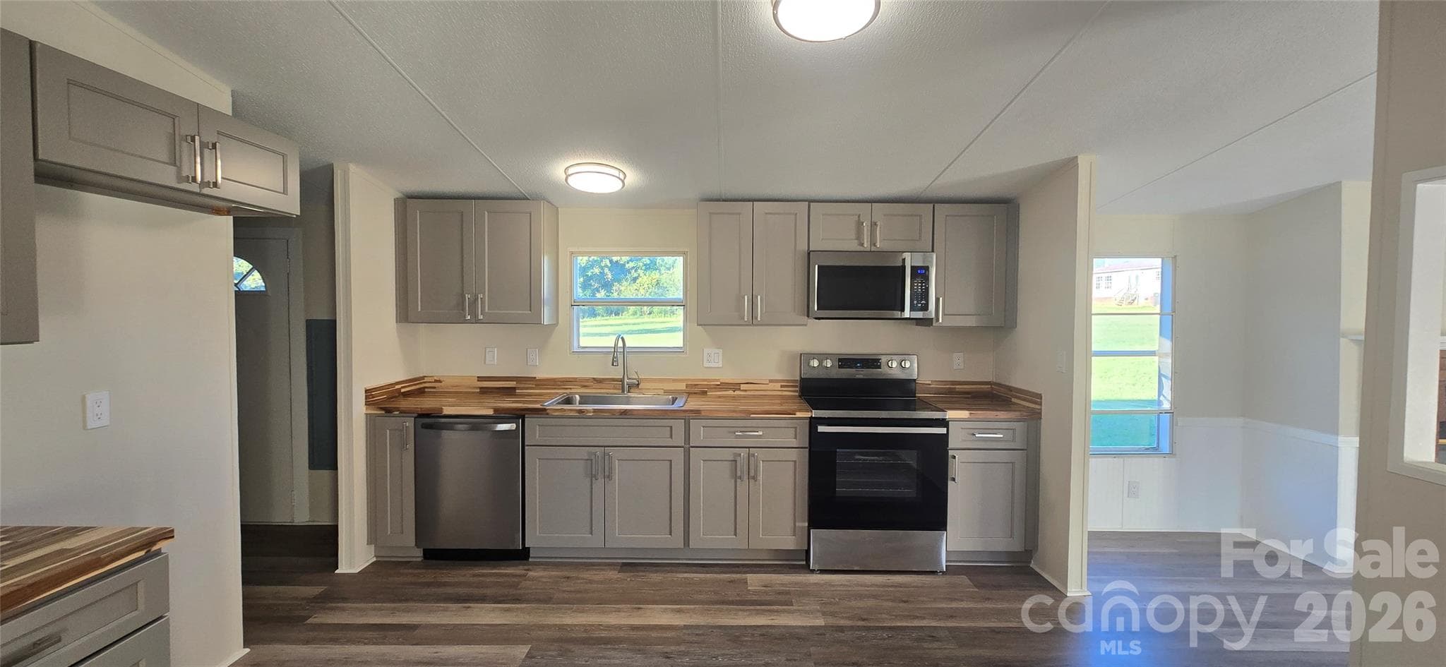 Single Family Residence at 108 Bucks Run Court, Cleveland, photo 2 of 4