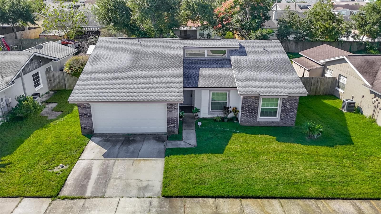 Single Family Residence at 620 STILLVIEW CIR, BRANDON, photo 2 of 28