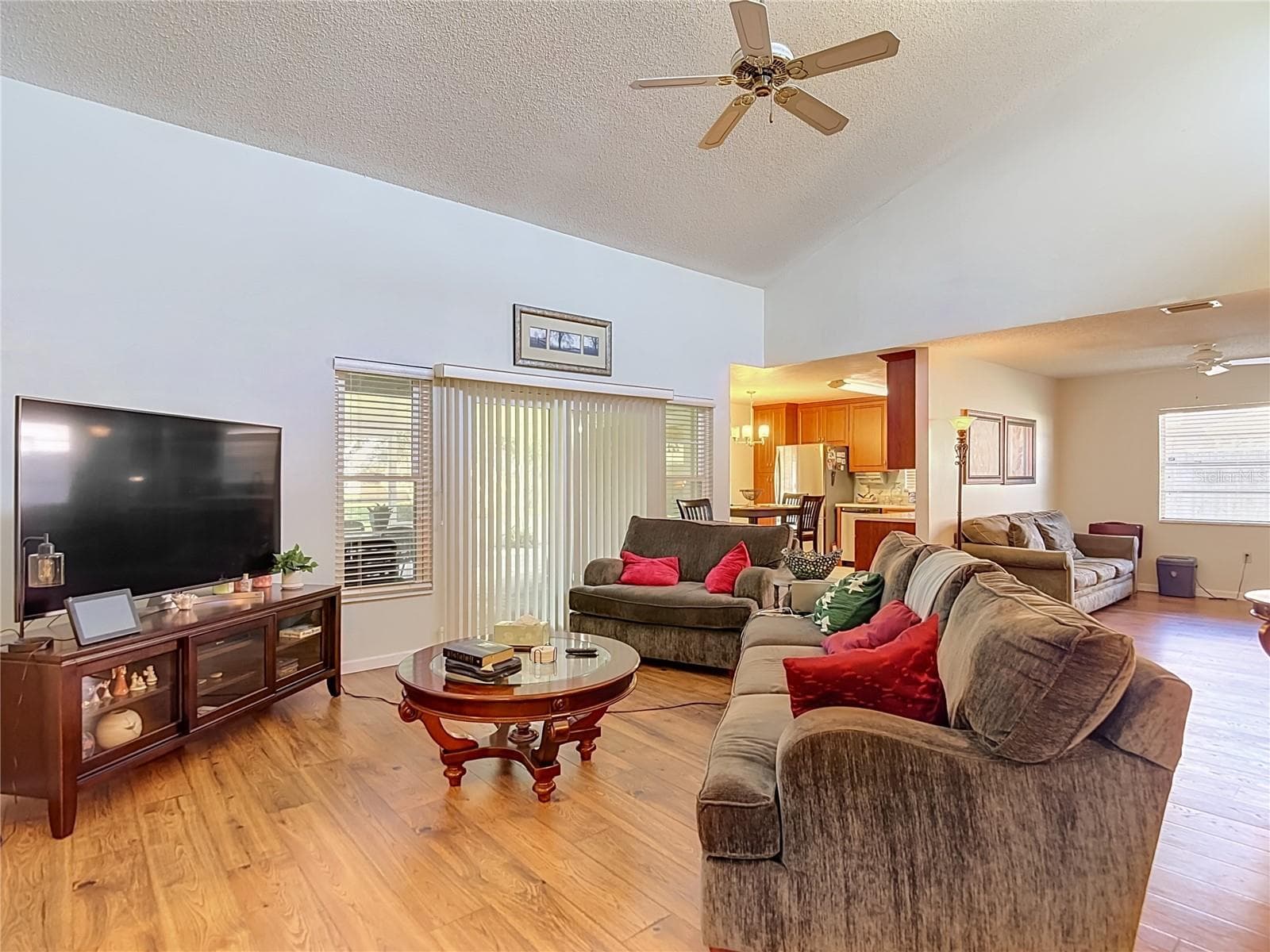 Single Family Residence at 620 STILLVIEW CIR, BRANDON, photo 5 of 28