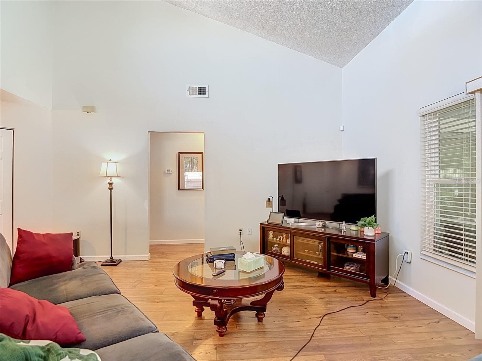 Single Family Residence at 620 STILLVIEW CIR, BRANDON, photo 8 of 28