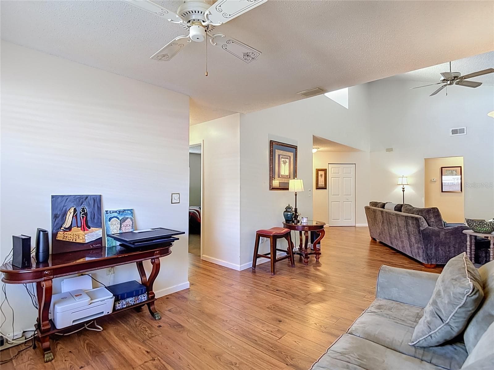 Single Family Residence at 620 STILLVIEW CIR, BRANDON, photo 9 of 28