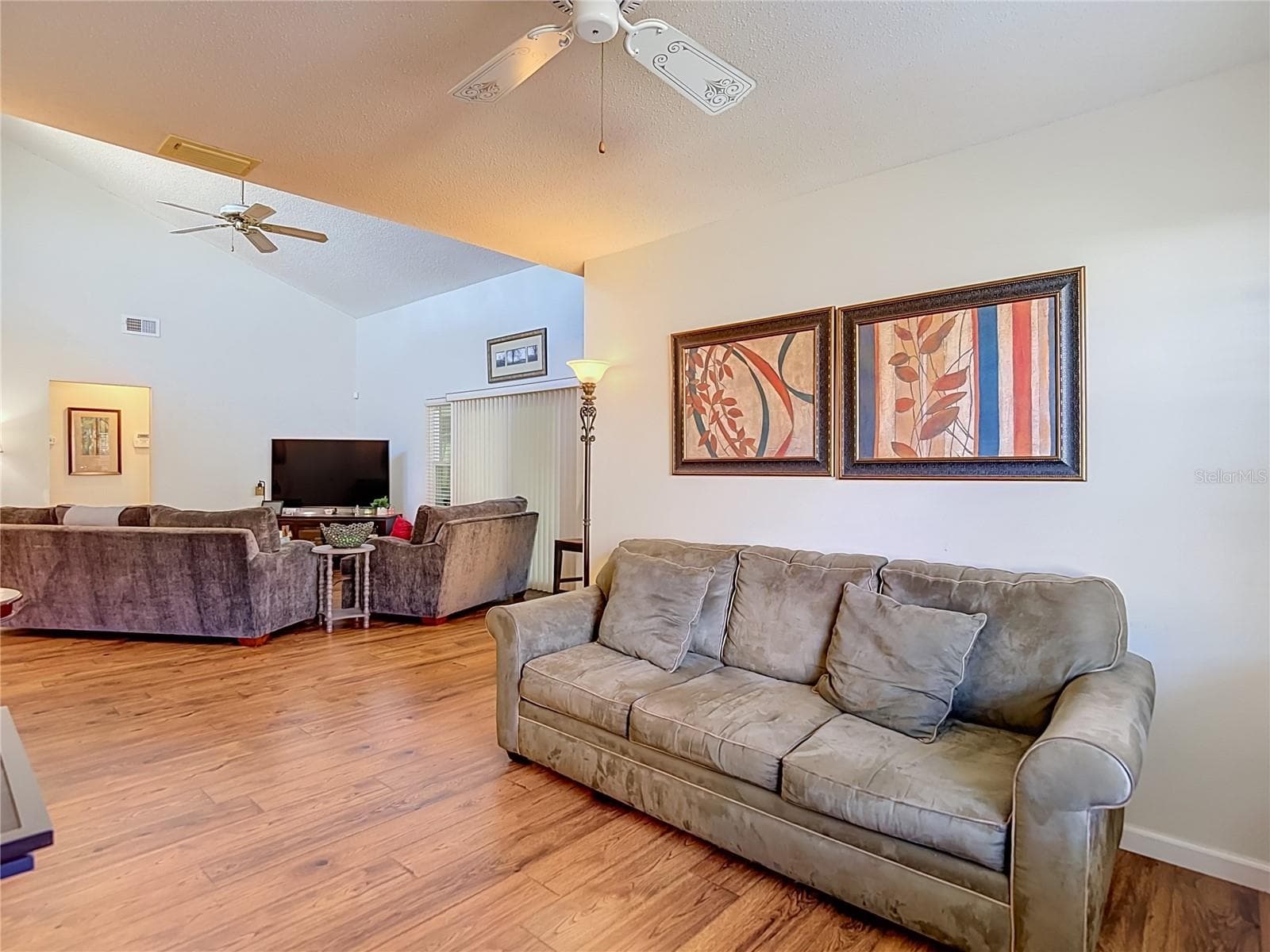 Single Family Residence at 620 STILLVIEW CIR, BRANDON, photo 10 of 28
