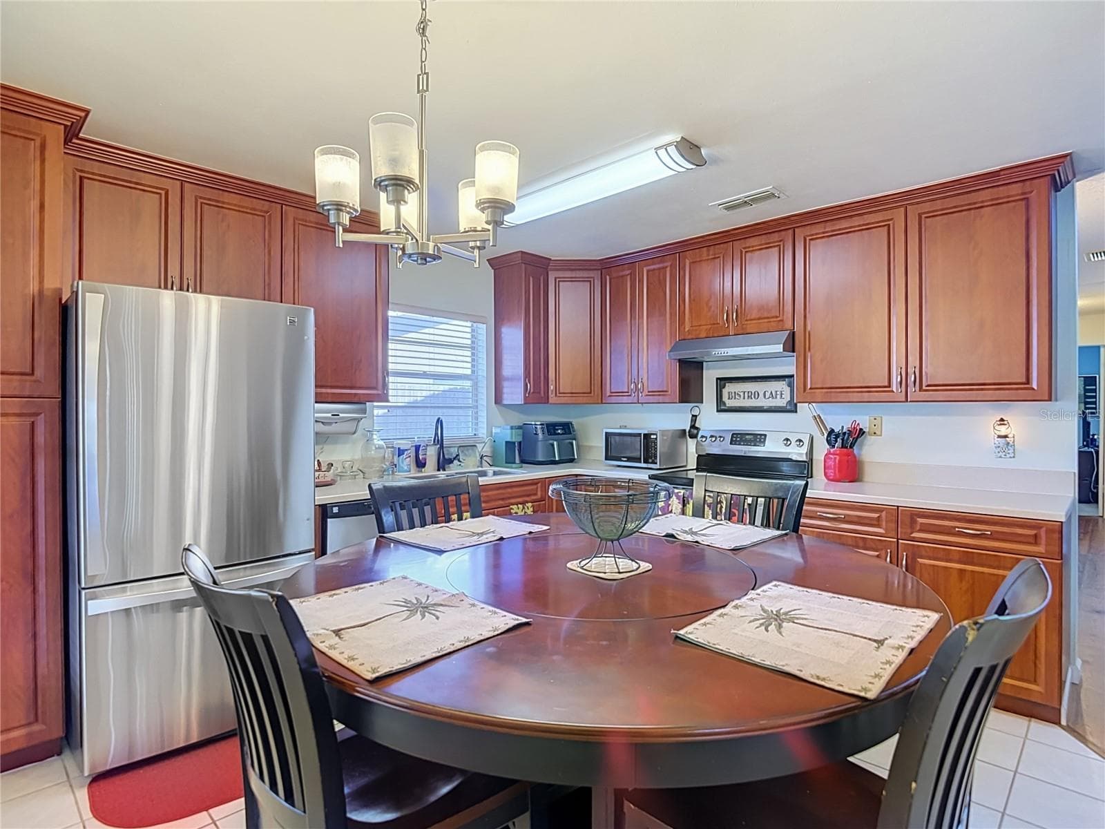 Single Family Residence at 620 STILLVIEW CIR, BRANDON, photo 11 of 28