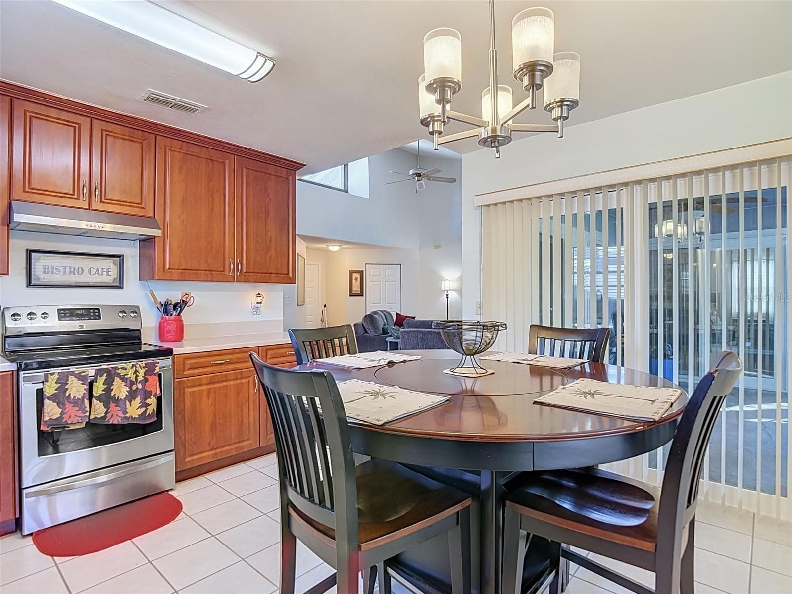 Single Family Residence at 620 STILLVIEW CIR, BRANDON, photo 13 of 28