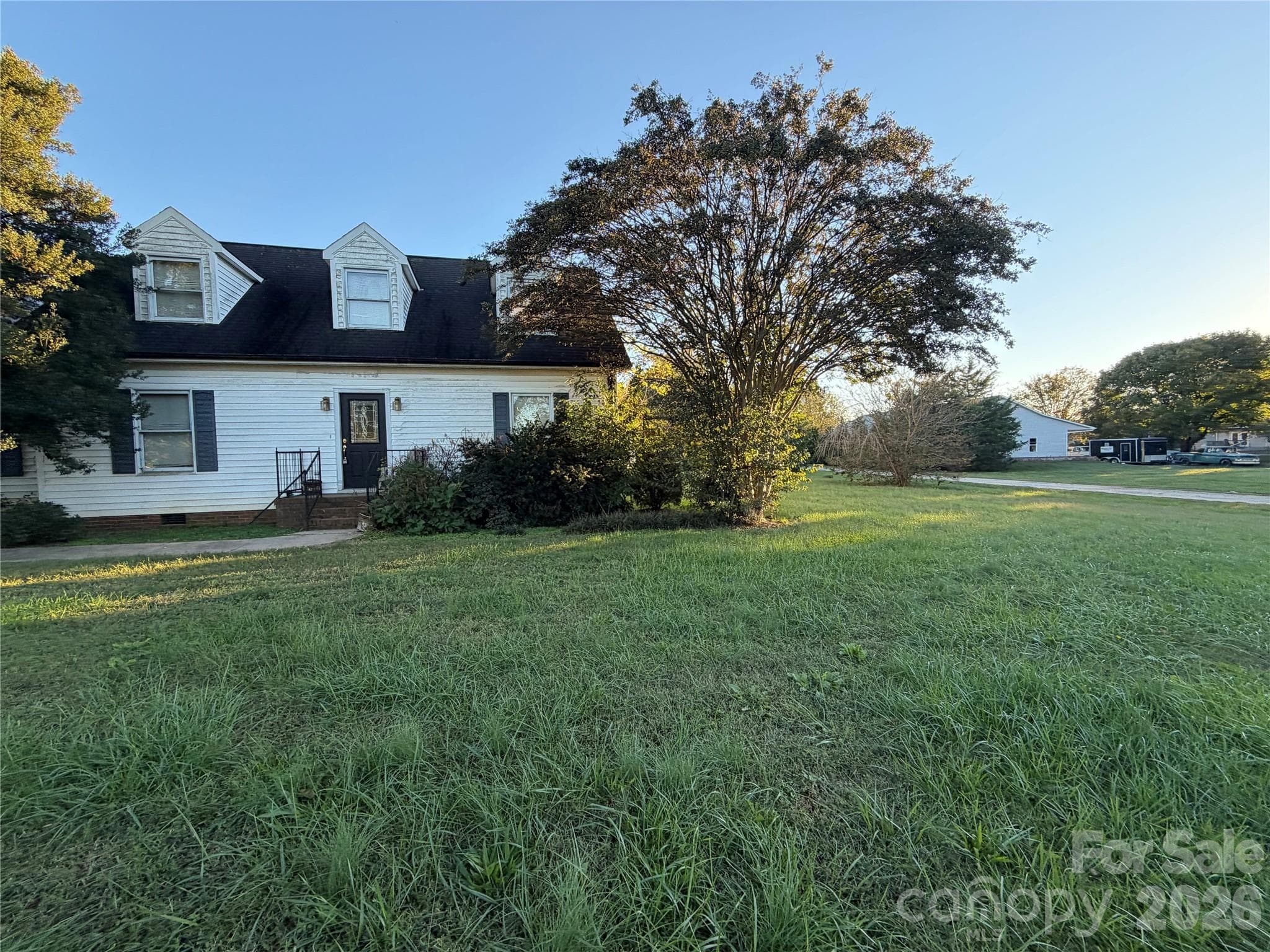 Single Family Residence at 728 Jane Sowers Road, Statesville, photo 2 of 16