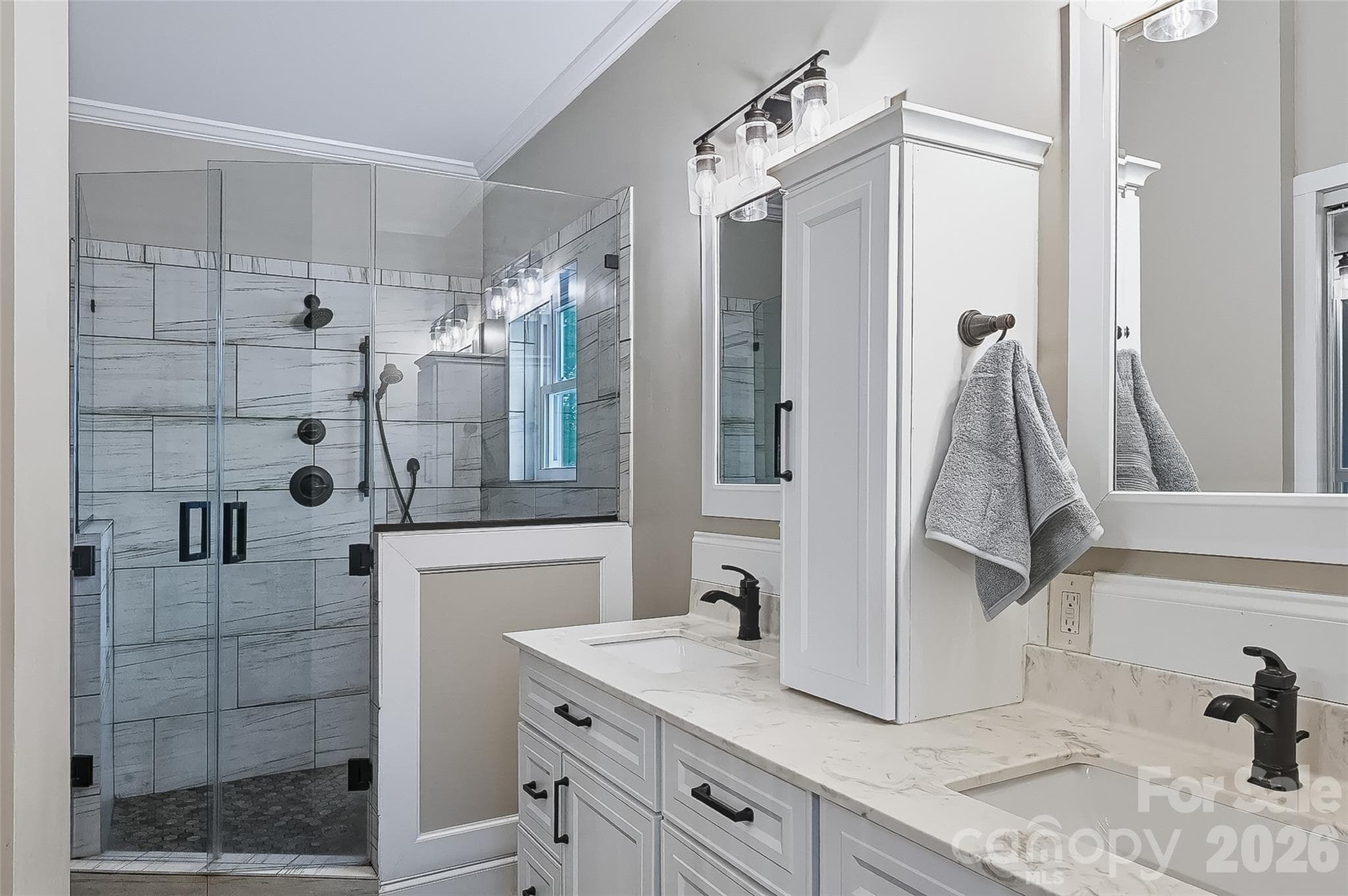 Primary bathroom - 2122 N Rugby Road, Hendersonville